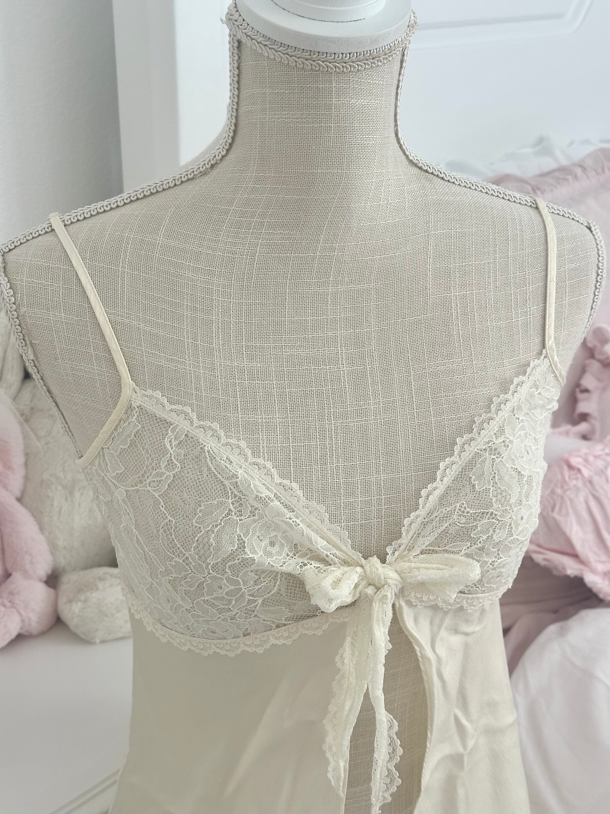 Vintage 2001 Victoria’s Secret Ivory Silk Sheer Lace Babydoll Size: S