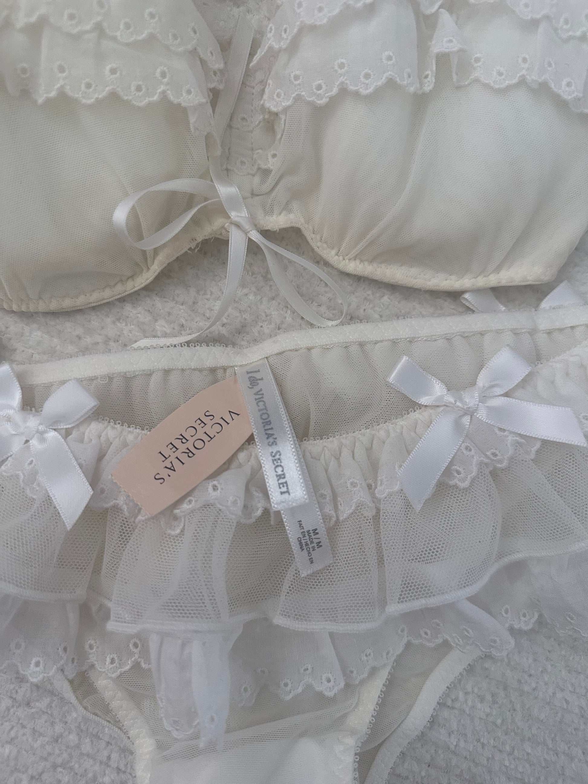 Vintage 2011 Victoria’s Secret NWT Bridal Lingerie Set Size: 34B/M