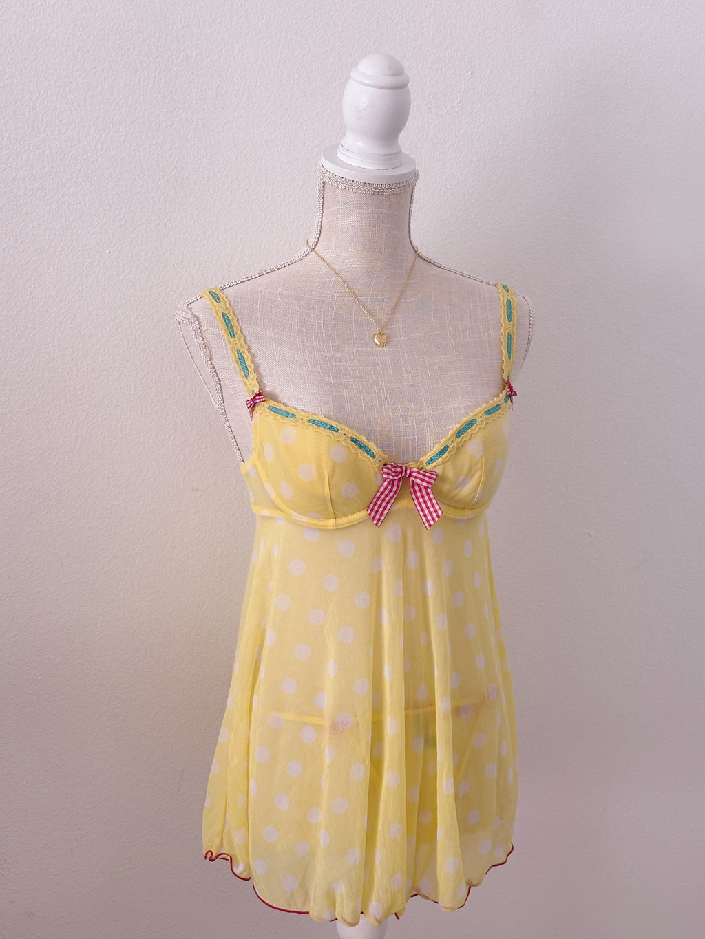 Vintage butter yellow victoria's Secret Darling babydoll set size: 34 B