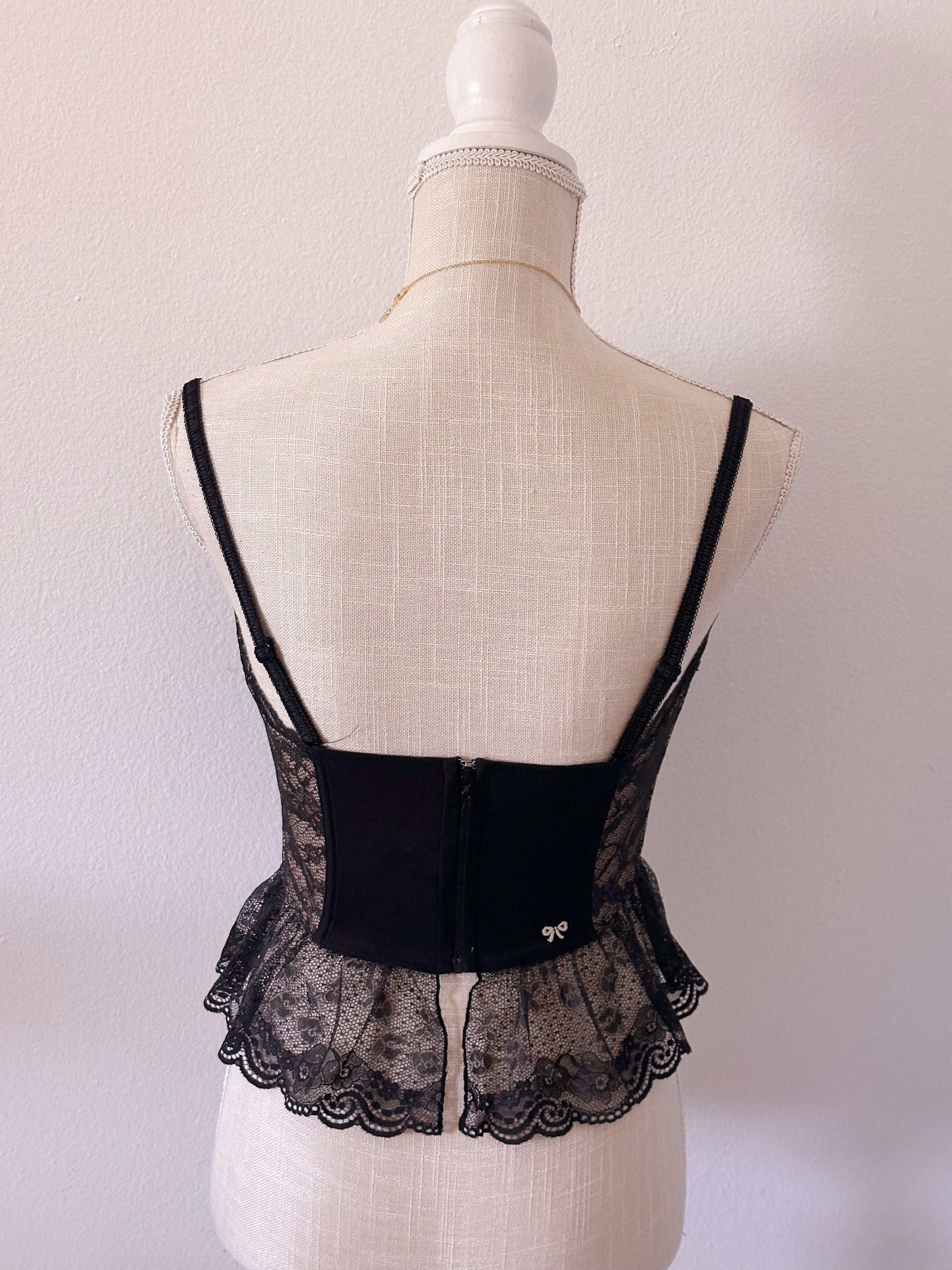 Vintage Victoria's Secret 2003 new with tags viral, black butterfly corset top size: M￼