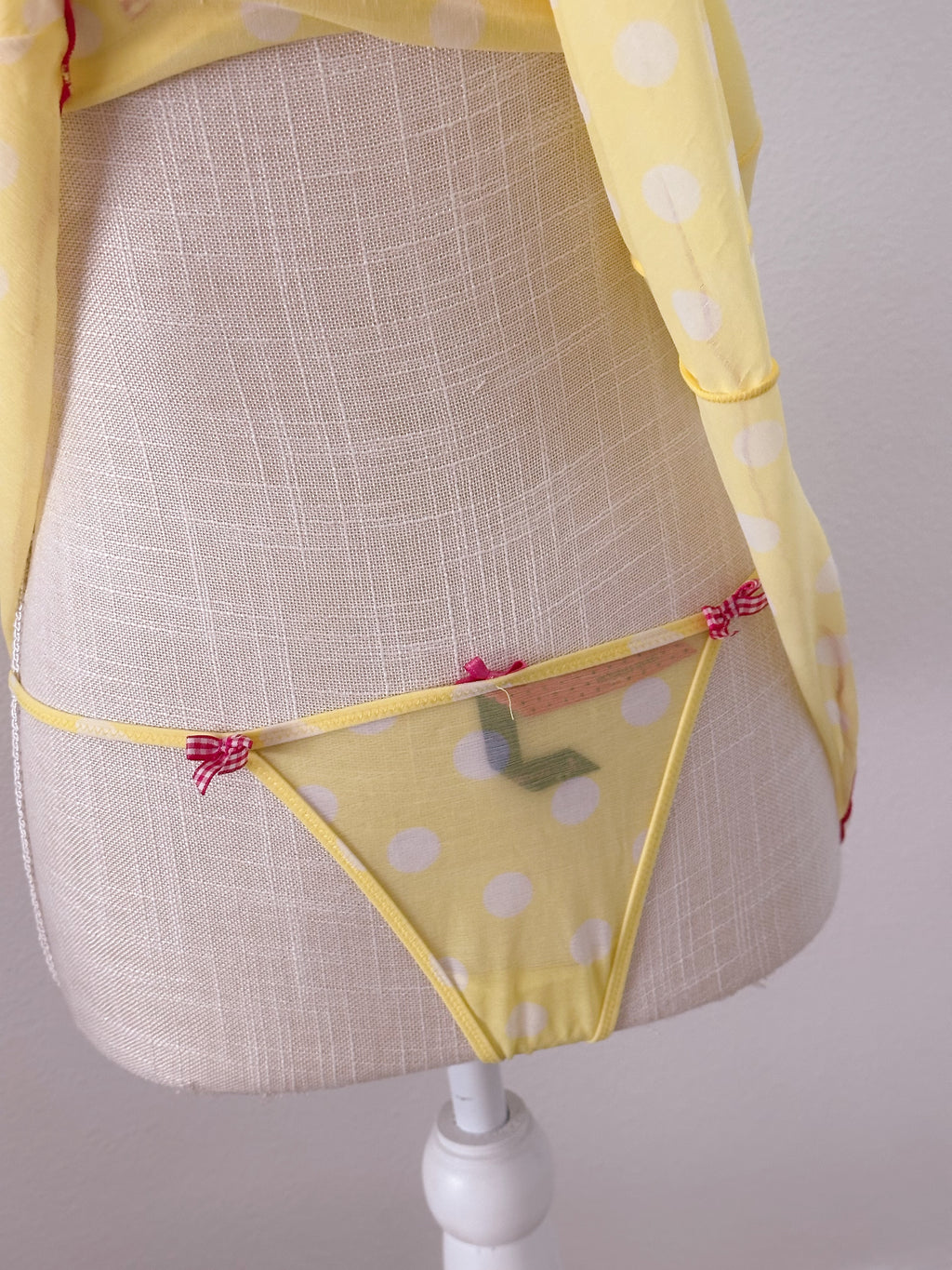 Vintage butter yellow victoria's Secret Darling babydoll set size: 34 B