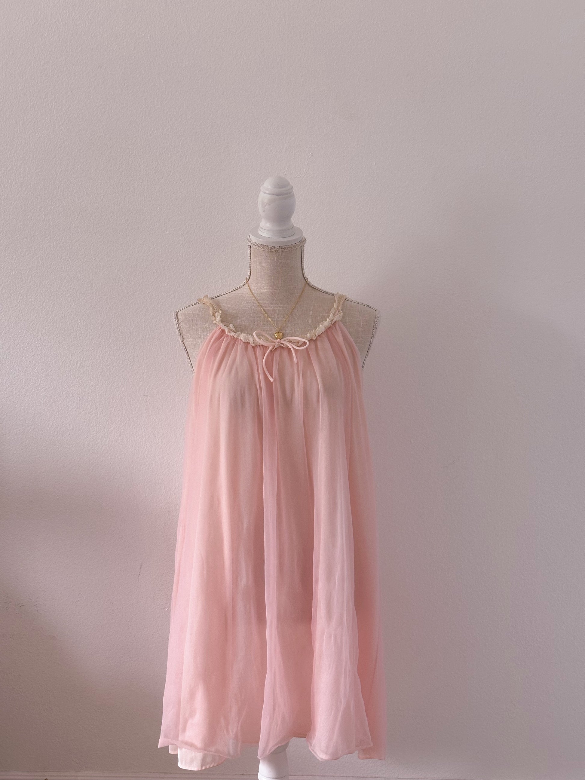 Vintage 1950s pink peignoir nylon nightgown Size: S