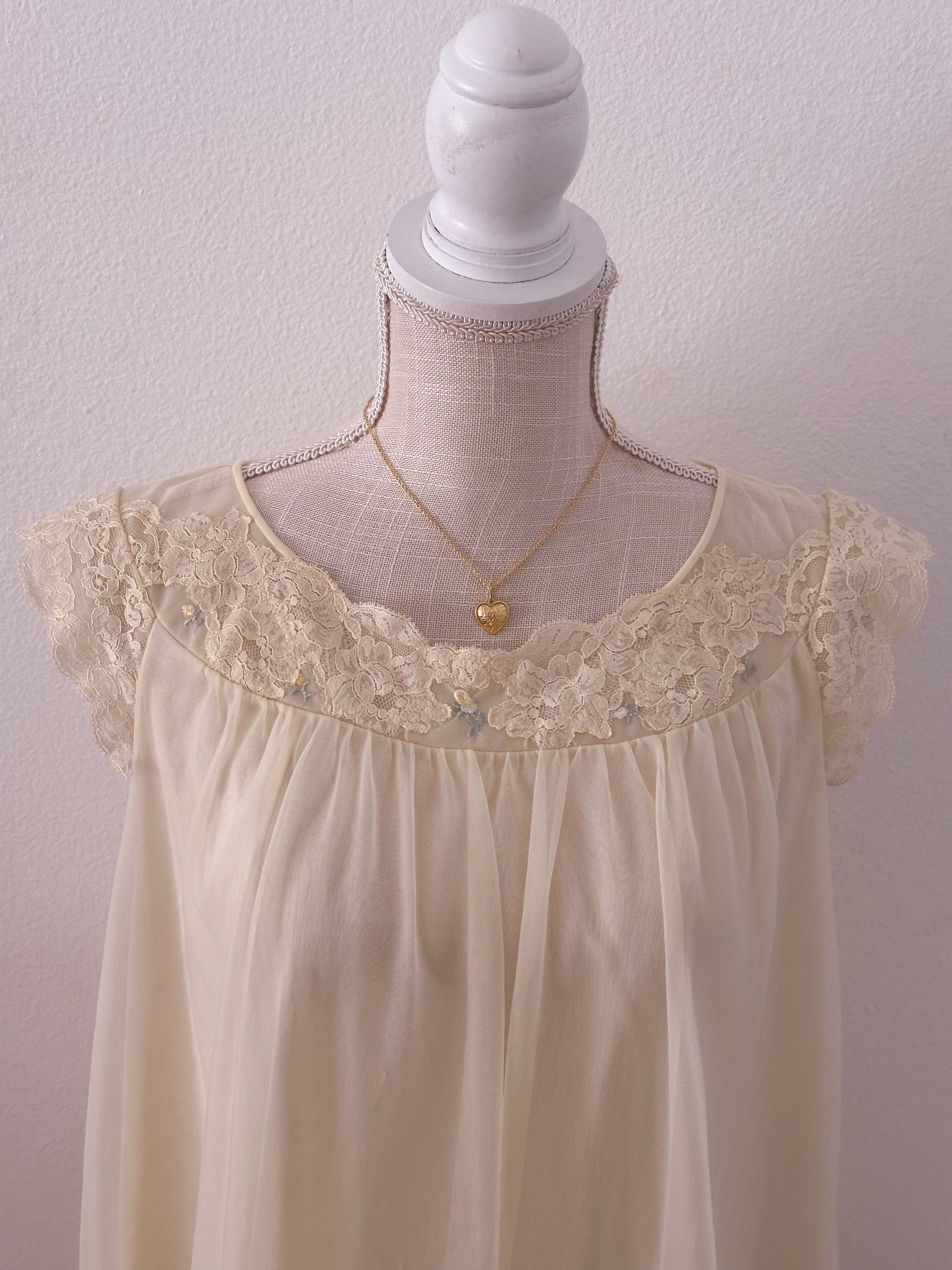 Vintage 1960s yellow peignoir nightgown slip dress size: M