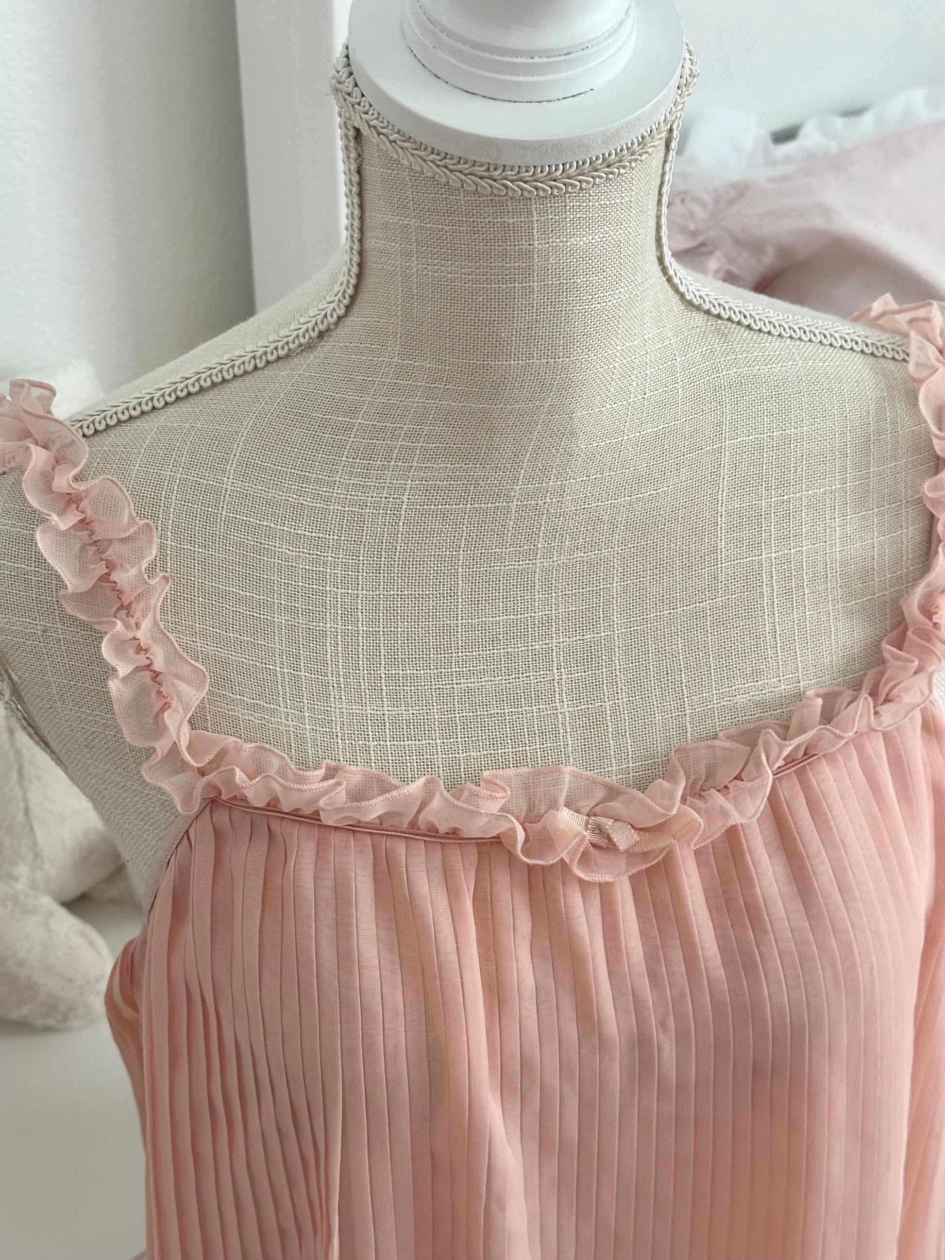 Vintage 2009 Victoria’s Secret Bella Hadid Peach Ruffle Babydoll Dress Size: M