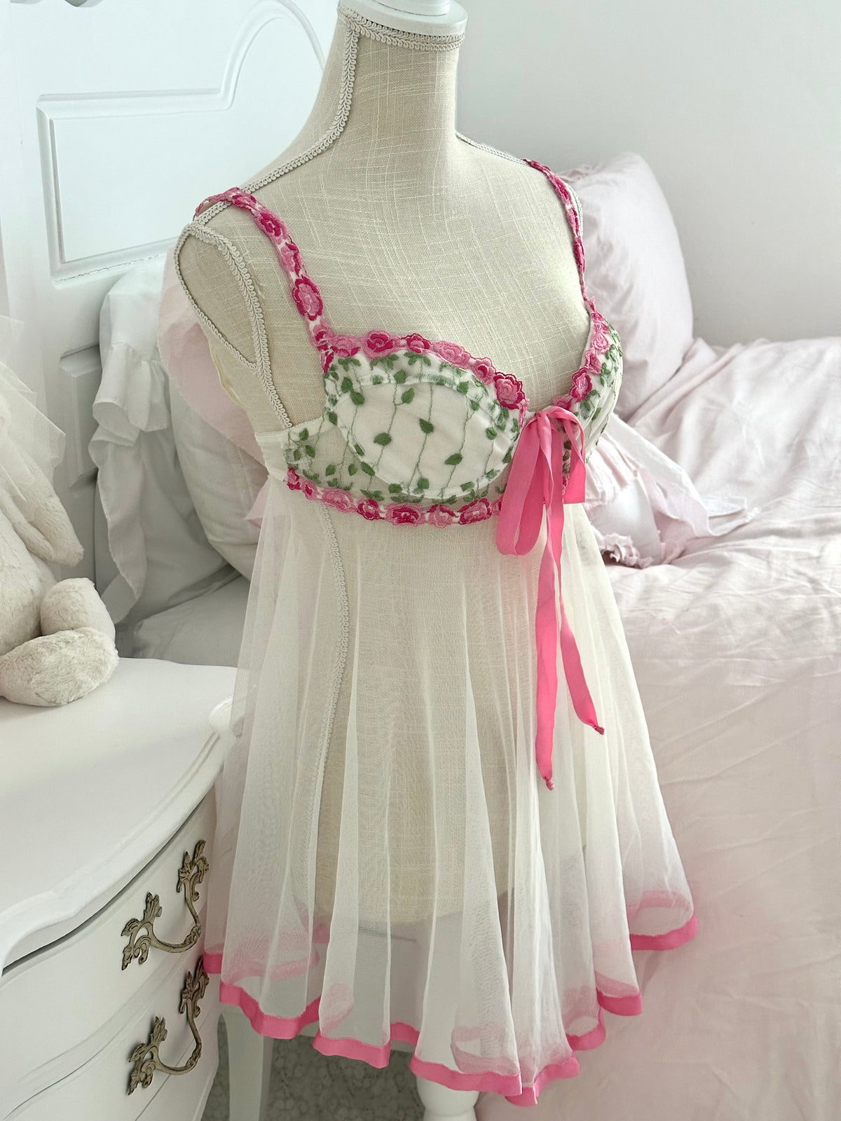 Vintage 1996 Victoria’s Secret Runway White & Pink Floral Babydoll Dress: 34B