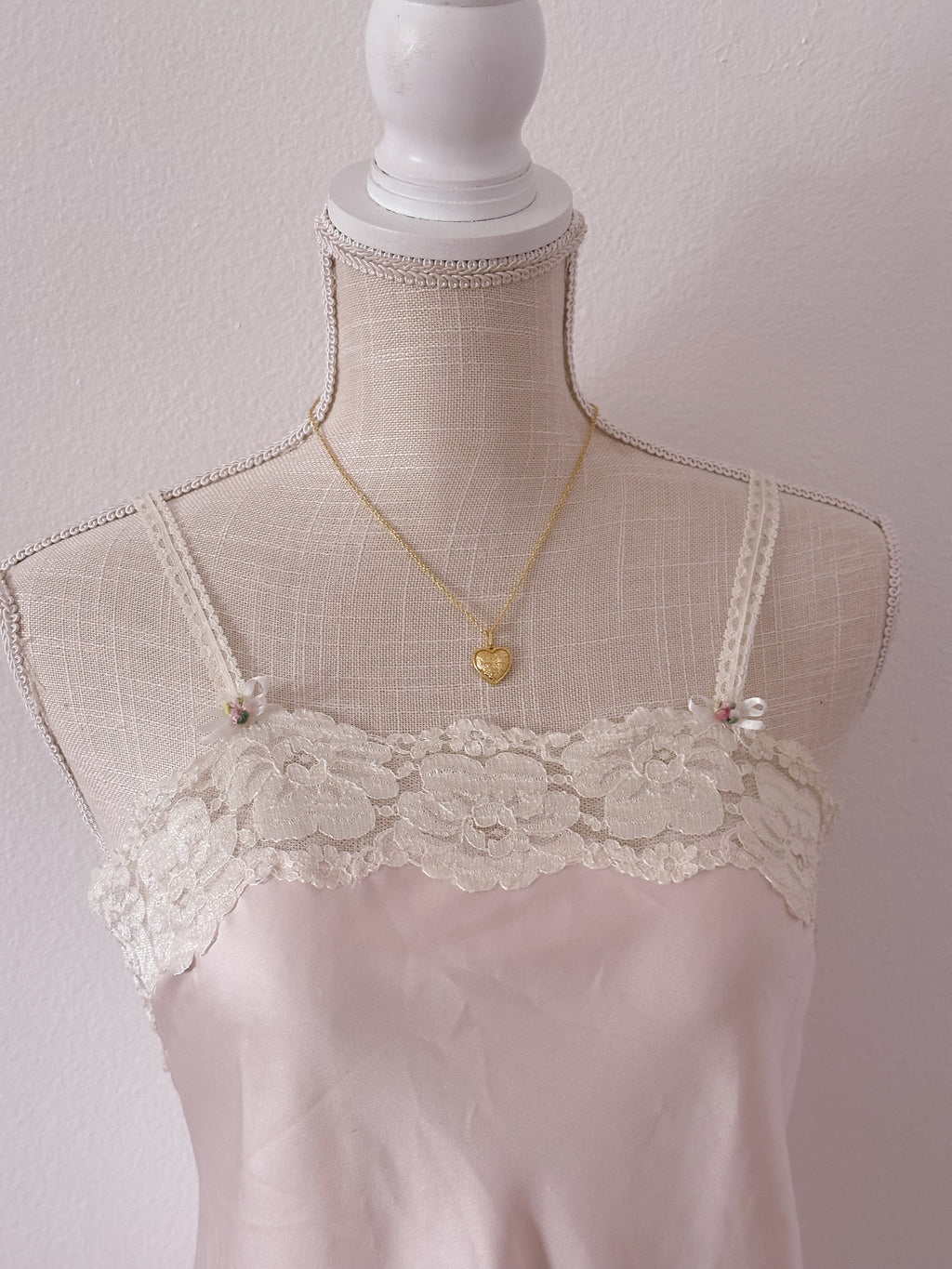 1970s Miss Elaine pink night gown
