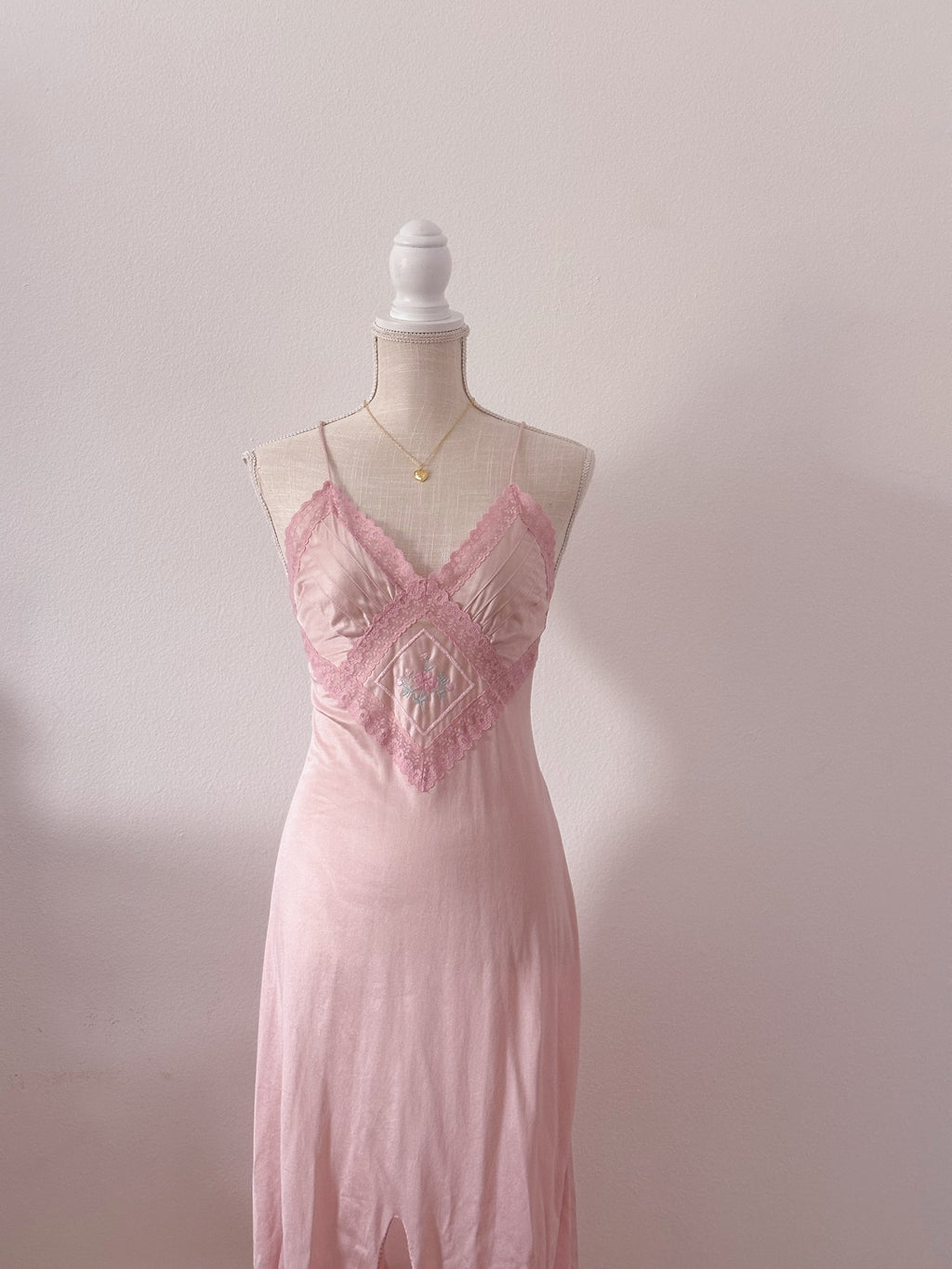 Vintage 1970s pink nightgown