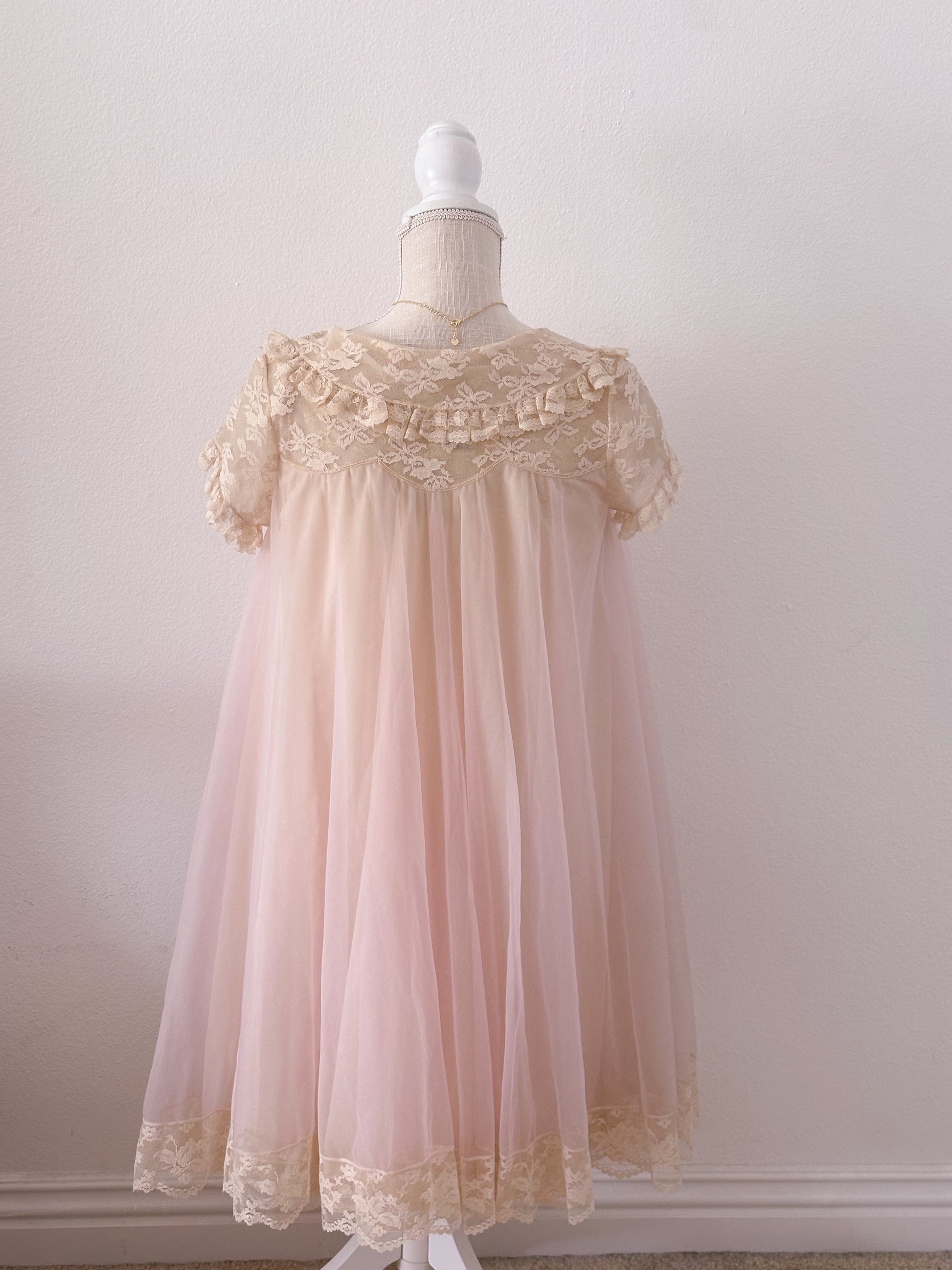 Vintage 1960s Saks Fifth Avenue peignoir pink robe and babydoll dress set size: Small