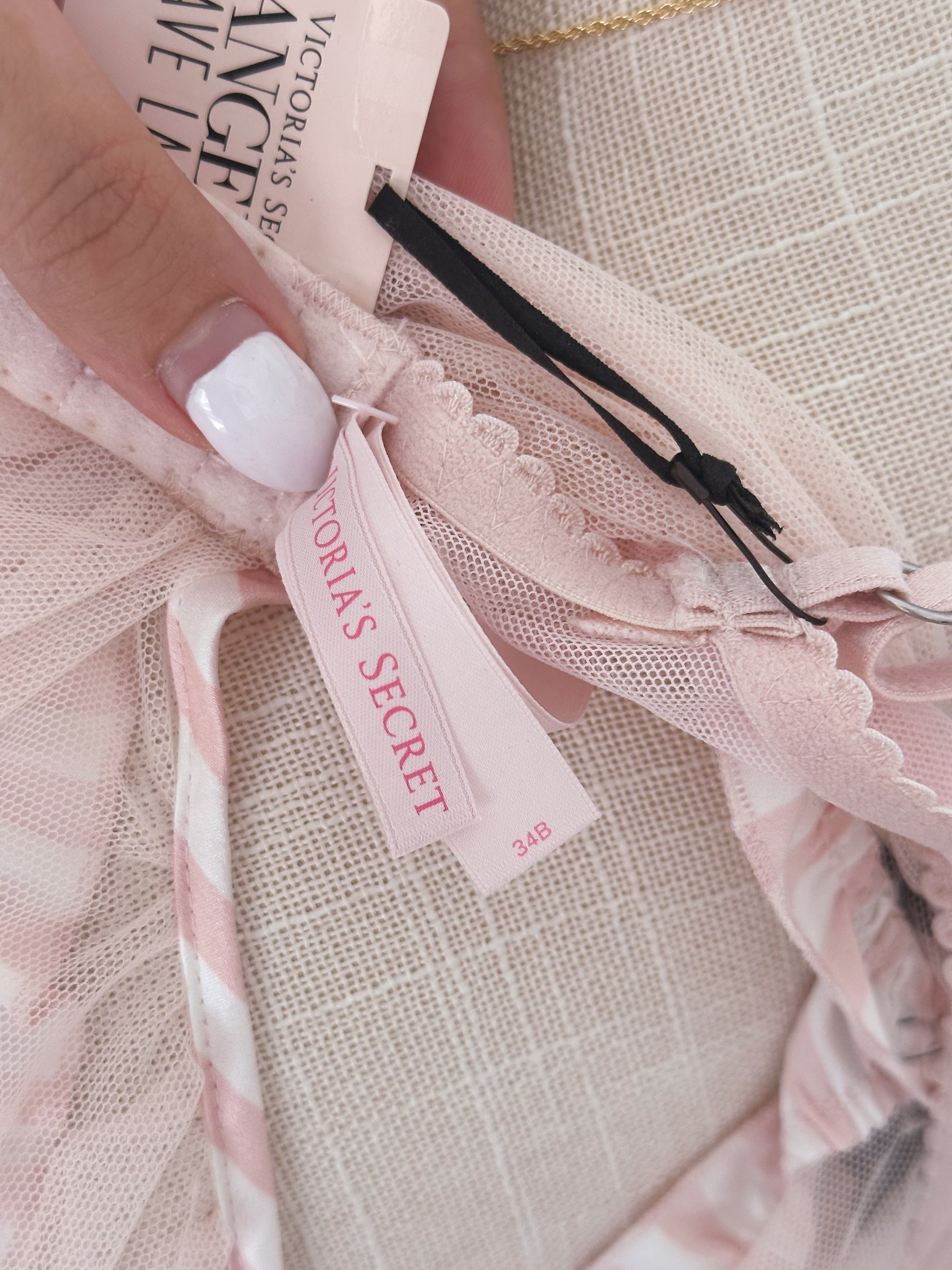 Vintage Victoria's Secret London Exclusive Angels babydoll top Size: 34 B