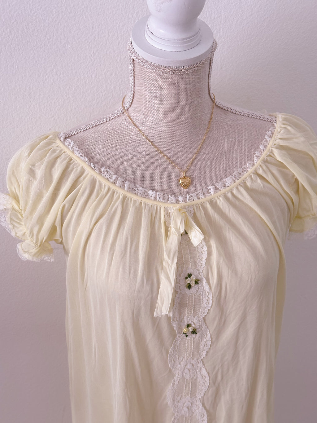 Vintage 1960s yellow peignoir night gown slip dress size: M