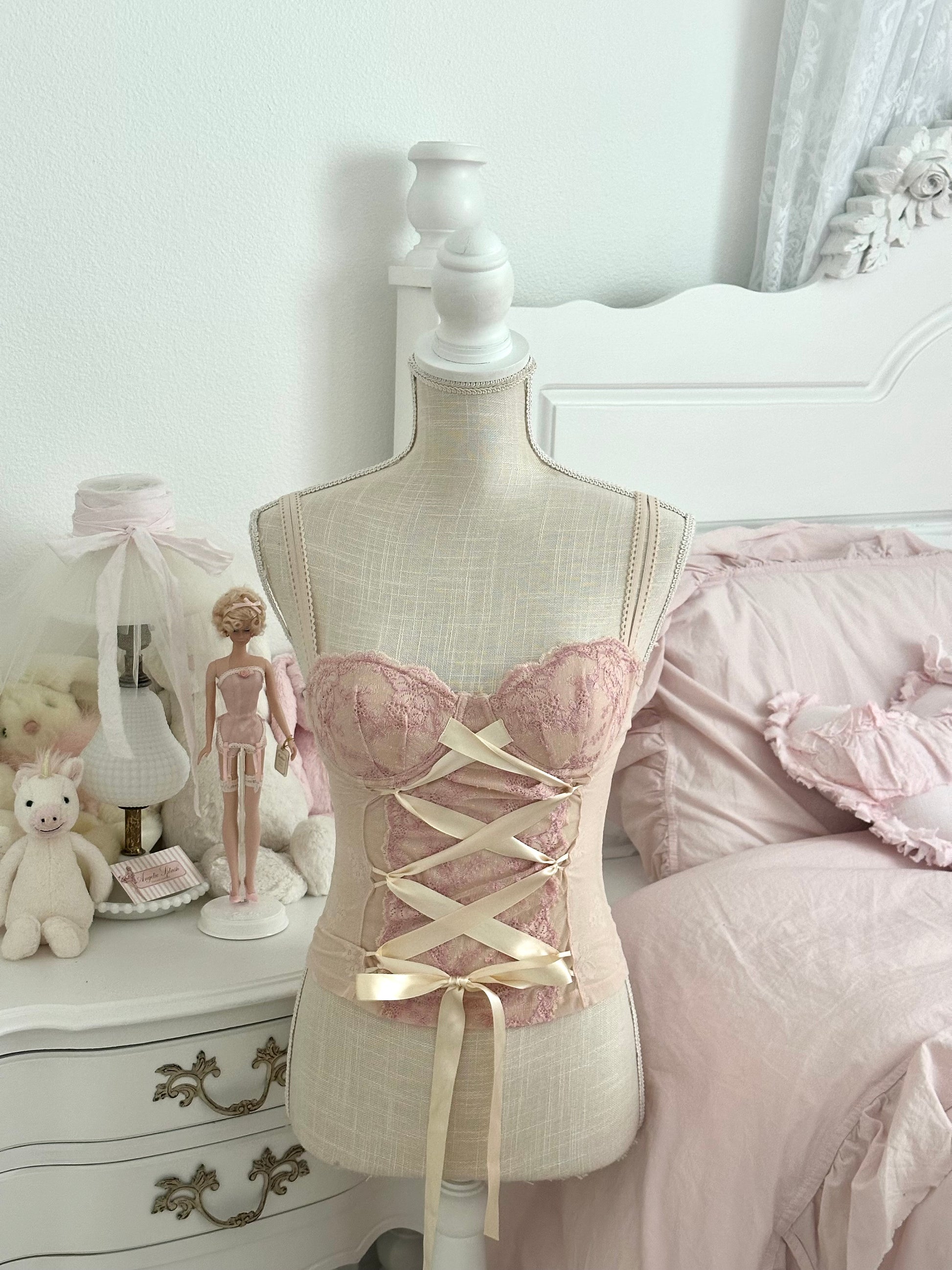 Vintage Rampage Pink & Cream Ballerina Lace Corset Size: 34B