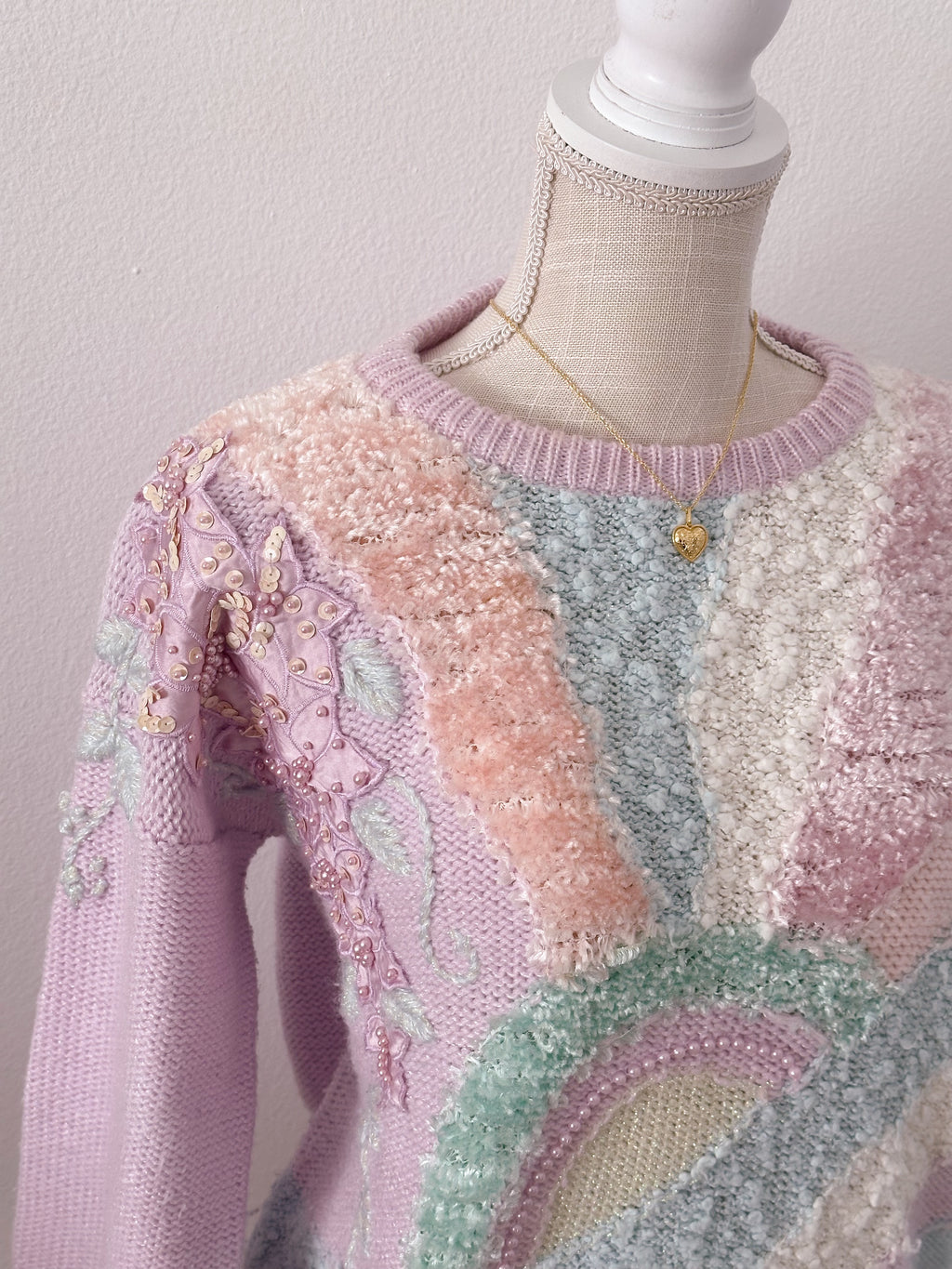 Shabby chic vintage Sweater size: L