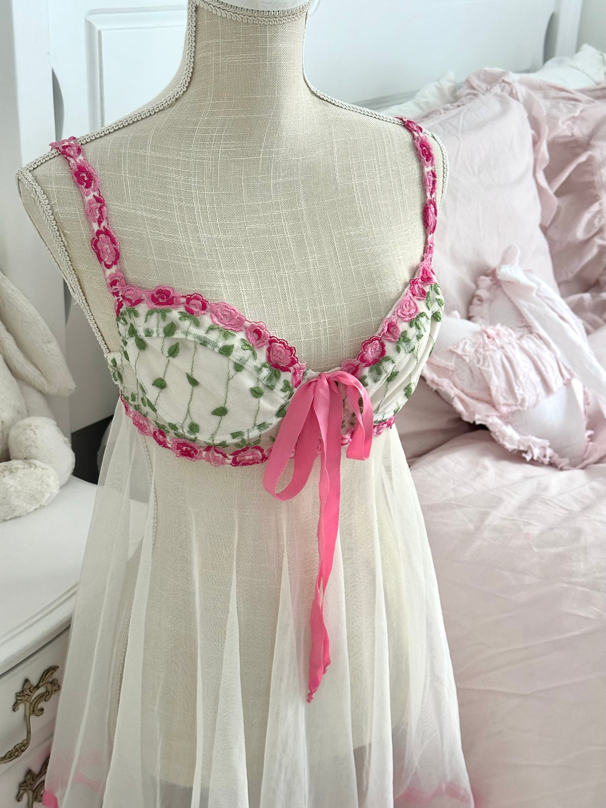 Vintage 1996 Victoria’s Secret Runway White & Pink Floral Babydoll Dress: 34B