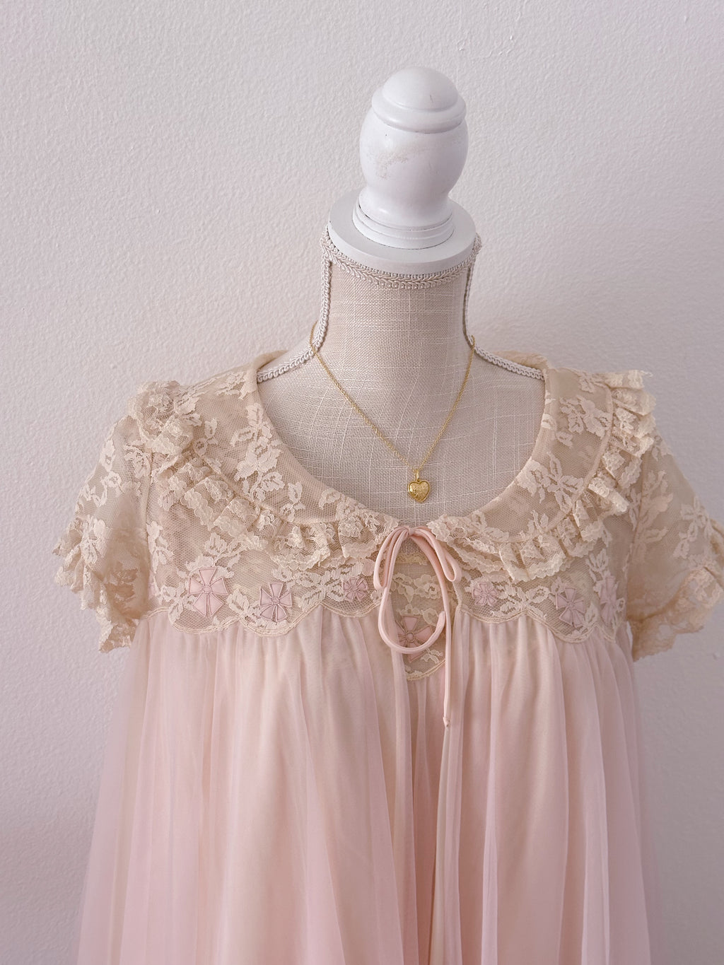 Vintage 1960s Saks Fifth Avenue peignoir pink robe and babydoll dress set size: Small