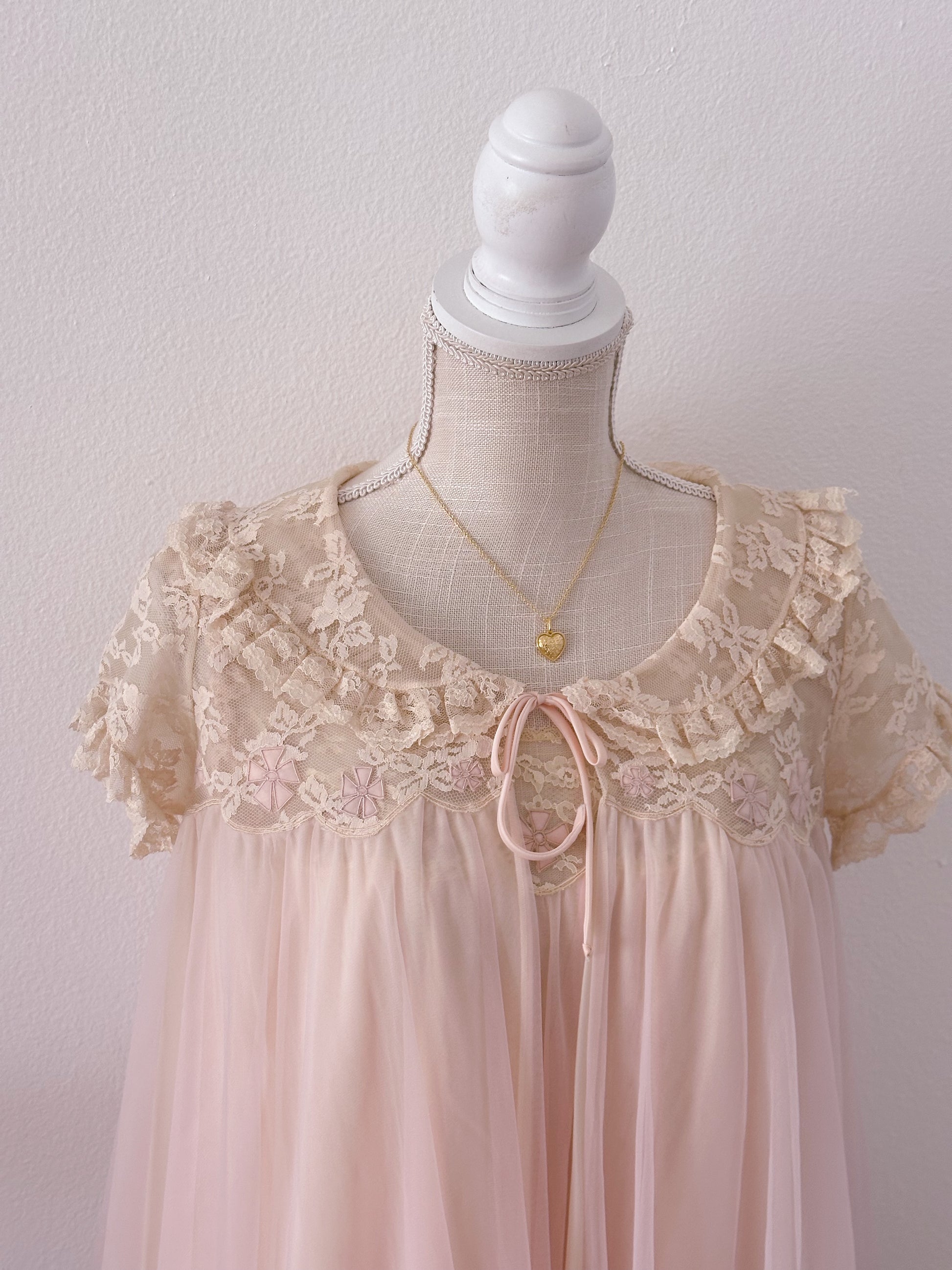 Vintage 1960s Saks Fifth Avenue peignoir pink robe and babydoll dress set size: Small