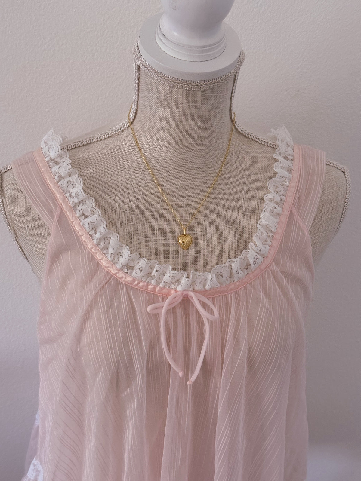Vintage 1950s Sabrina Carpenter babydoll size: S