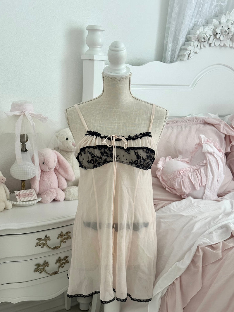 Vintage 2002 Victoria’s Secret Silk Chemise & Thong Set Size: L