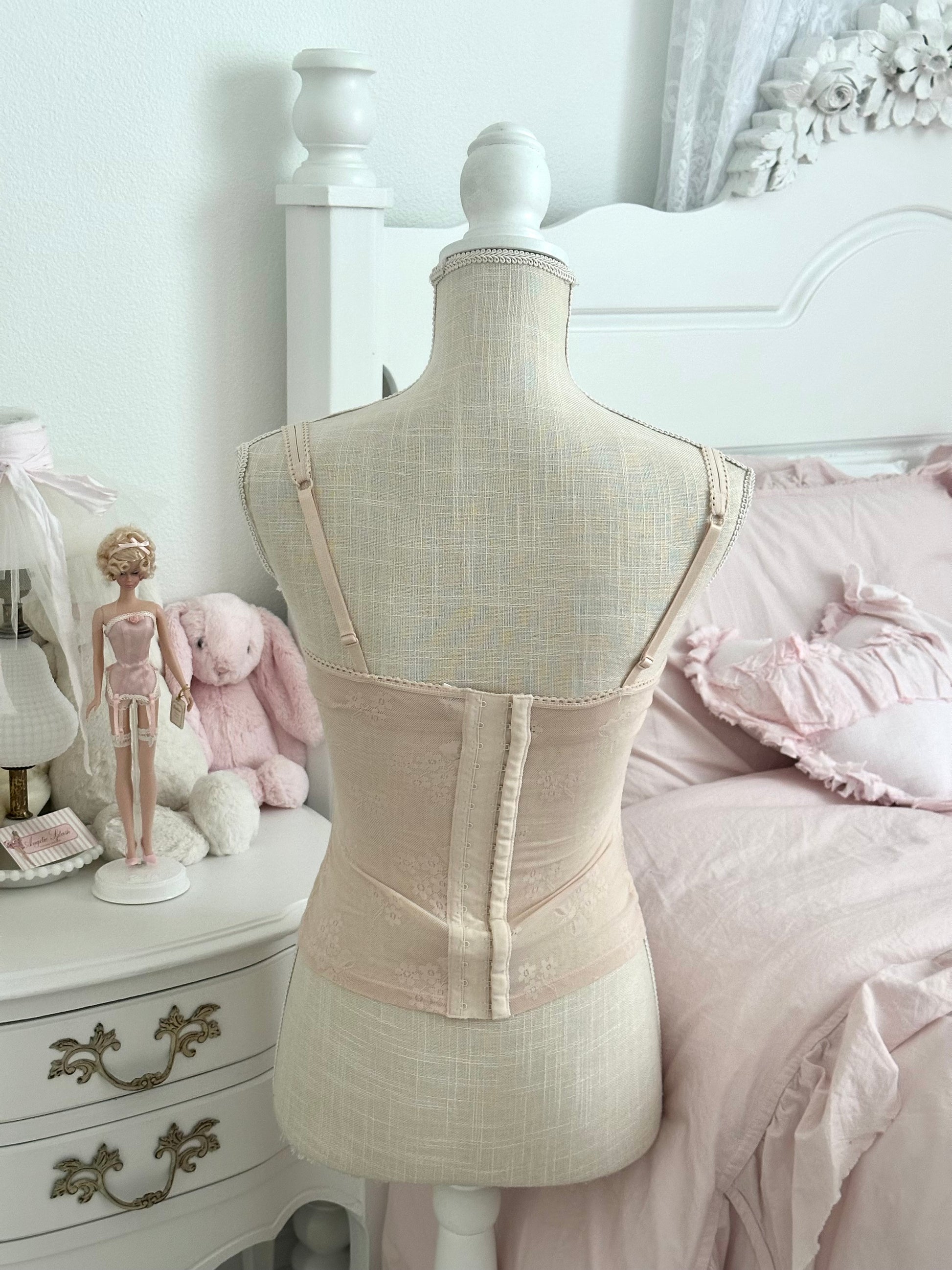 Vintage Rampage Pink & Cream Ballerina Lace Corset Size: 34B