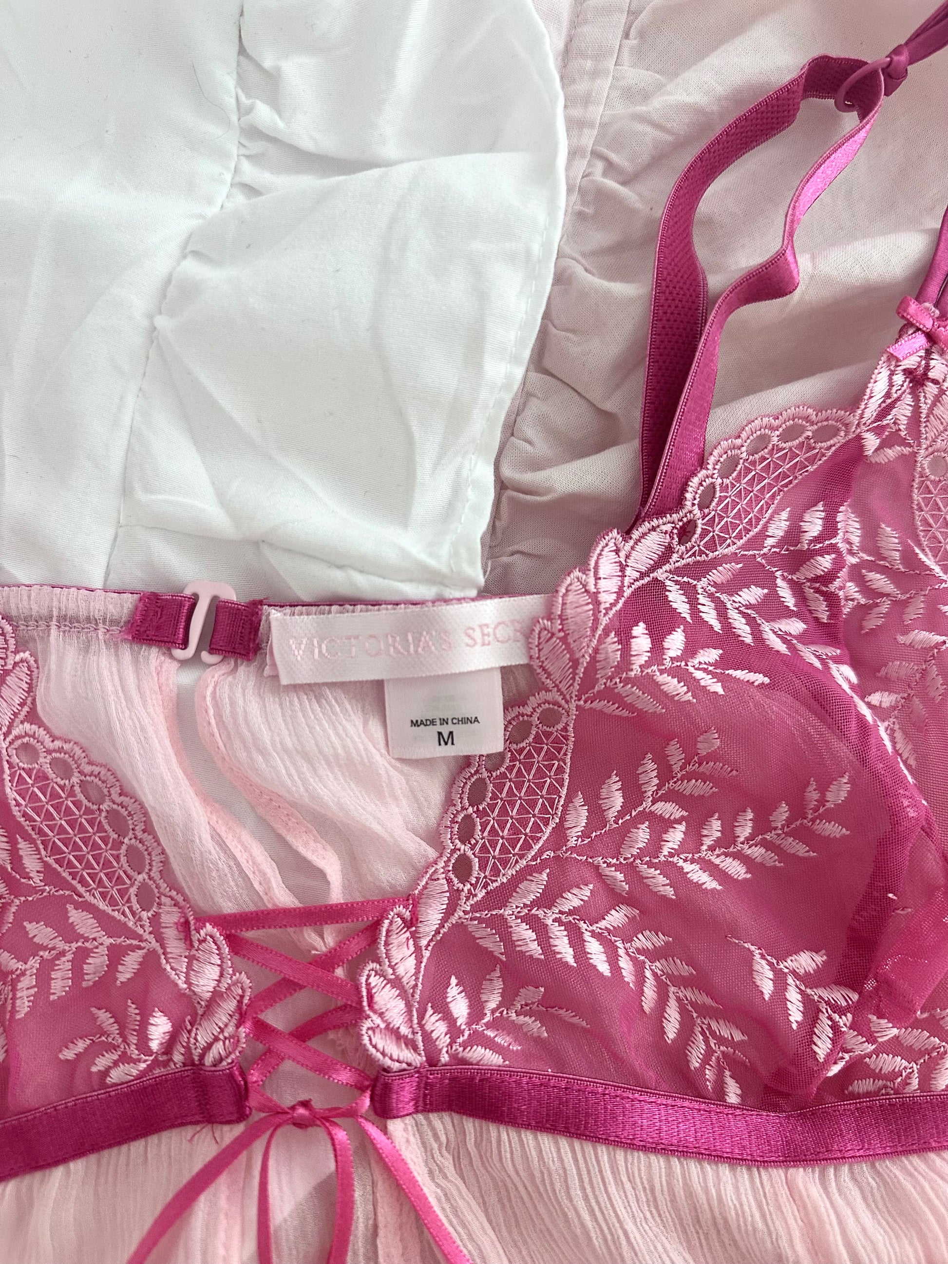 Vintage 2003 Victoria’s Secret Pink Silk Lace Cami Set Size: M