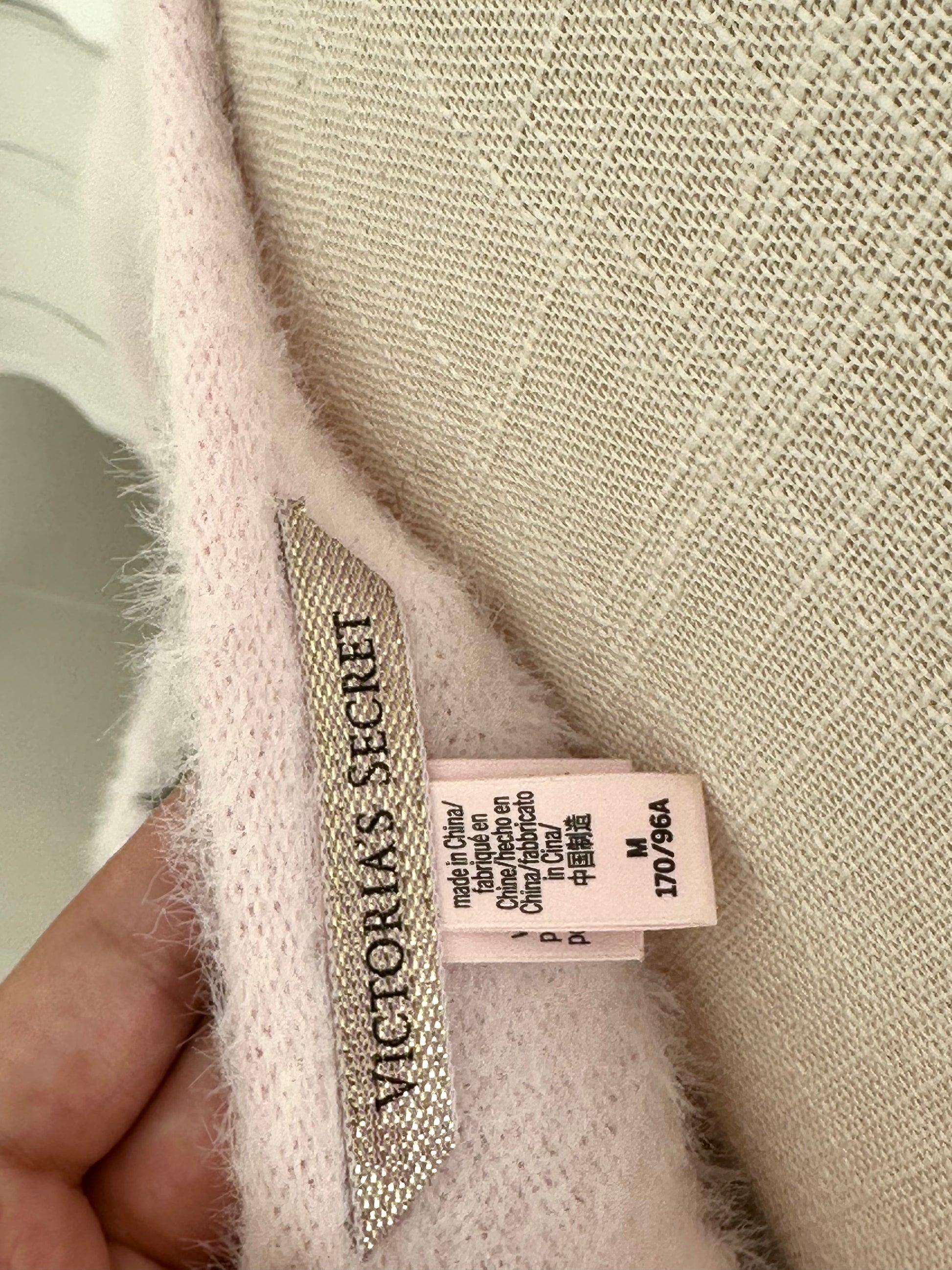 Vintage 2018 Victoria’s Secret Pink Fuzzy Fashion Show Sweater Size: M
