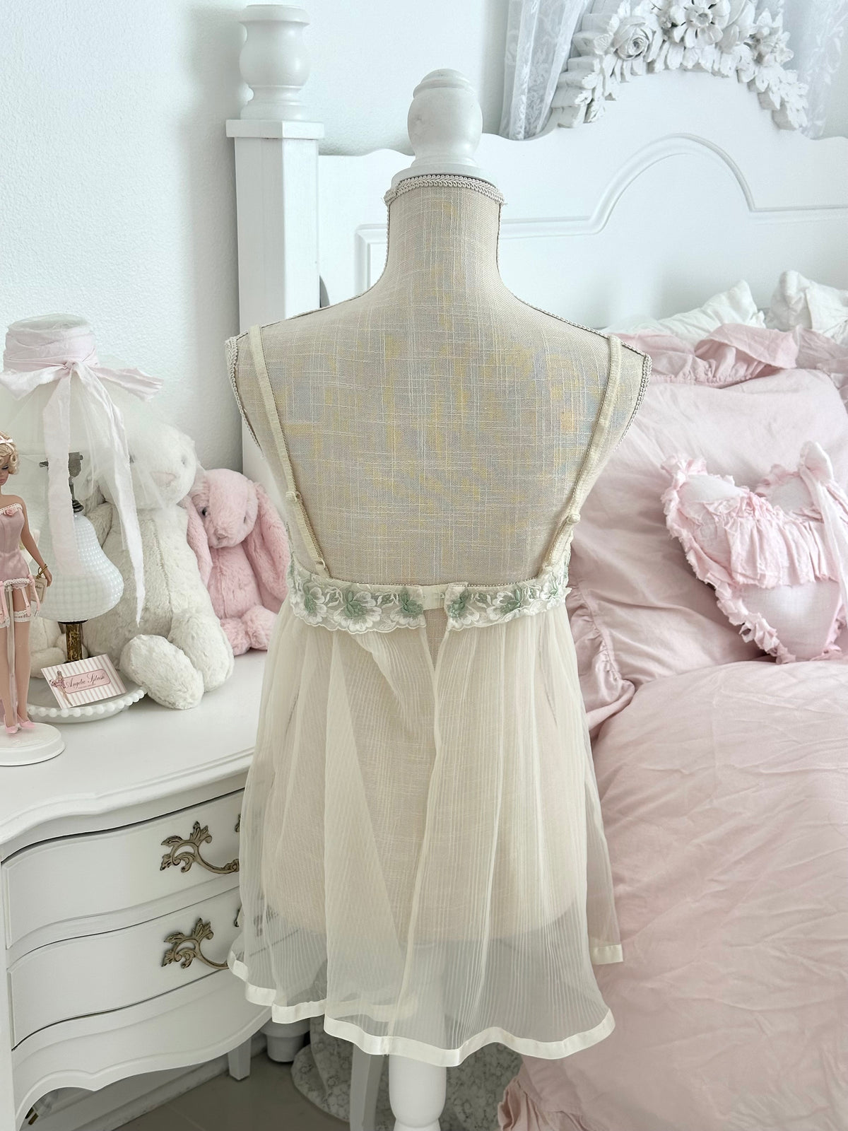 Vintage 1998 Victoria’s Secret White Floral Lace Babydoll Dress Size: 34B