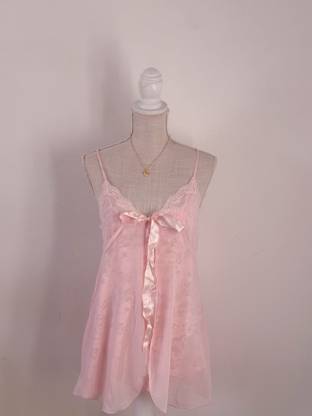 Vintage 1990s Victoria’s Secret Pink Lace Babydoll Size: M