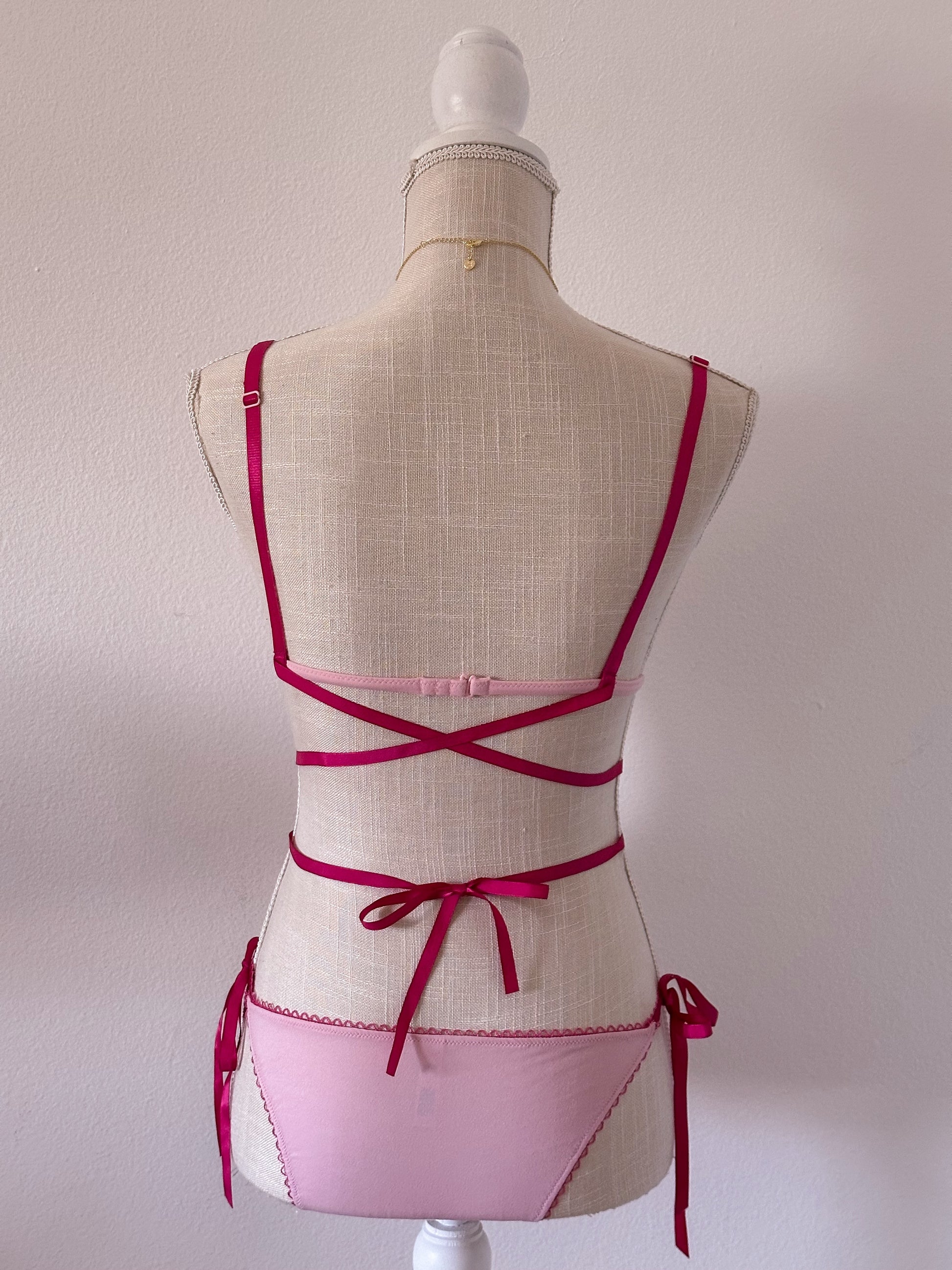 Vintage Victoria's Secret Pink 2 piece lingerie set size: 34 A / S