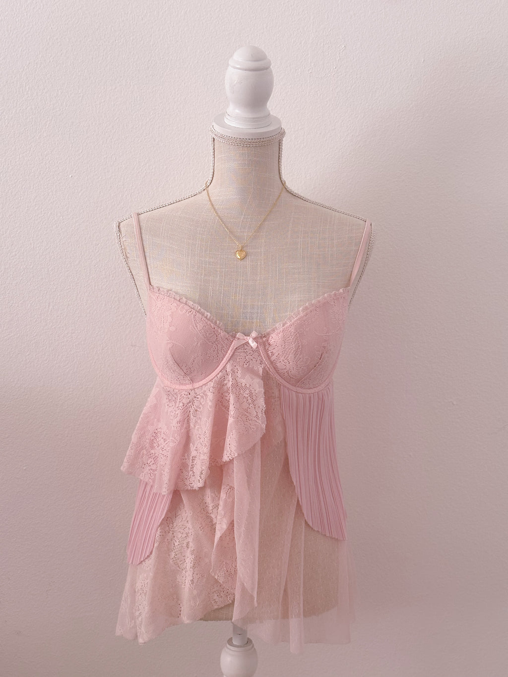 Vintage Victoria's Secret shabby chic lace babydoll cami top Size: 32 B