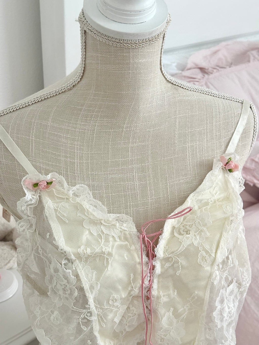 Vintage 90s Emil Bole Ivory Lace Rose Cami Top Size: S