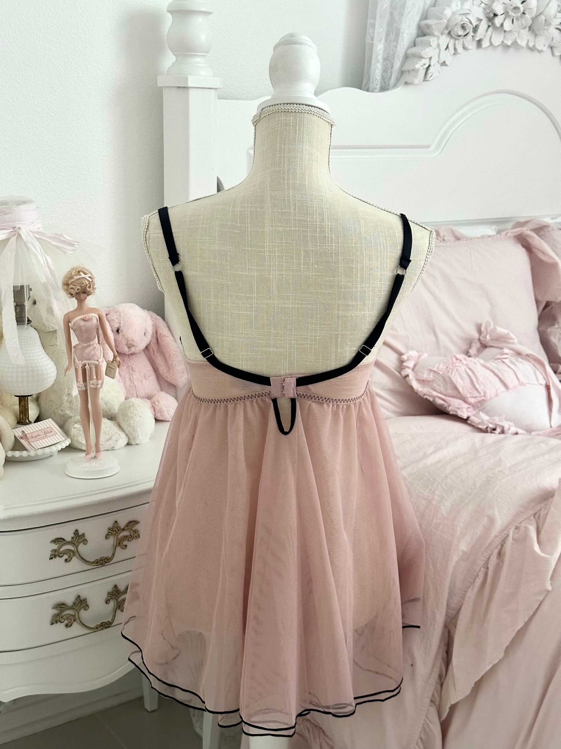 Vintage 2009 Victoria’s Secret Vampire Diaries Dusty Pink & Black Babydoll Top Size: 34B