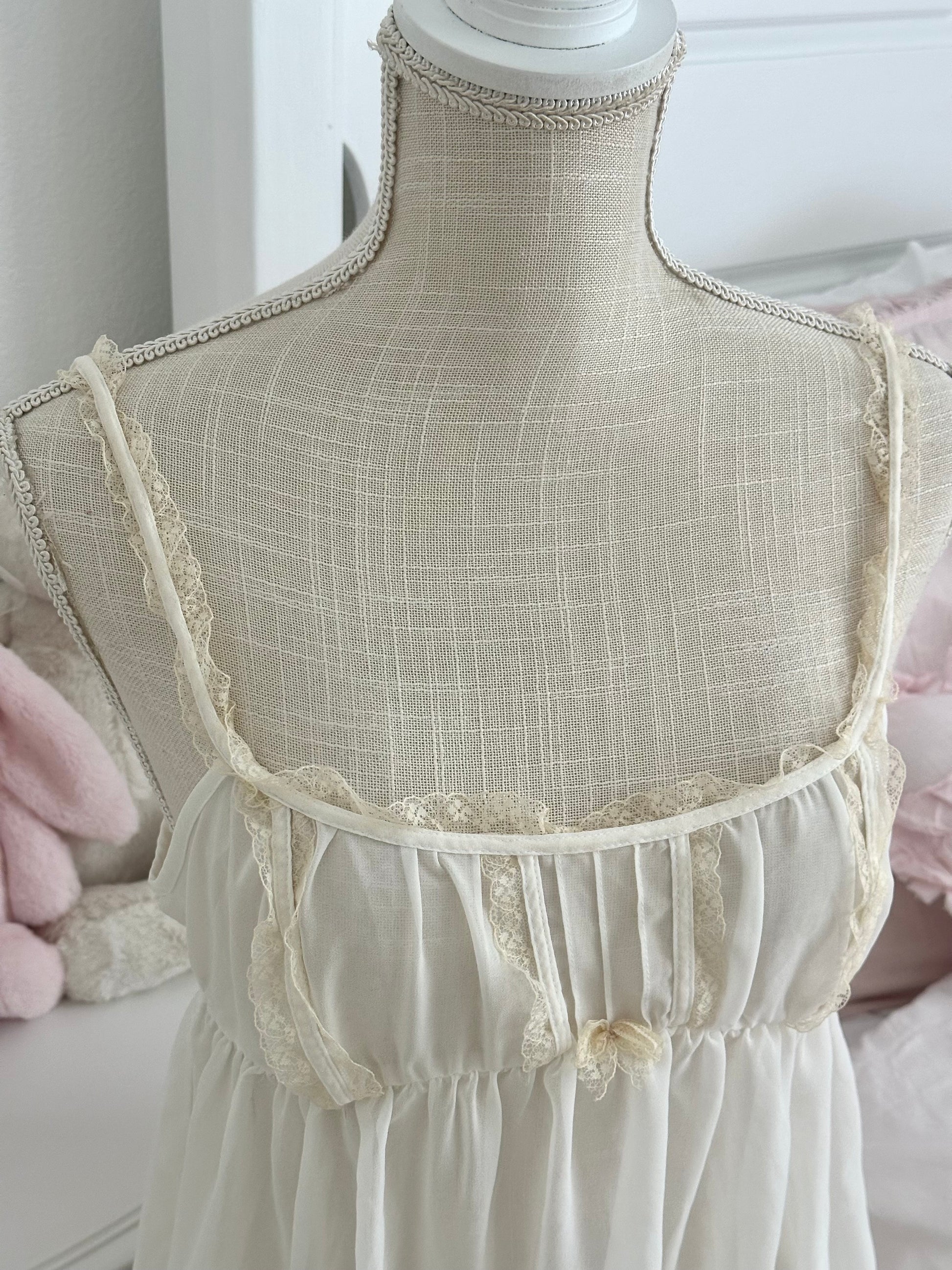 Vintage 2011 Victoria’s Secret White Milkmaid Babydoll Top Size: M