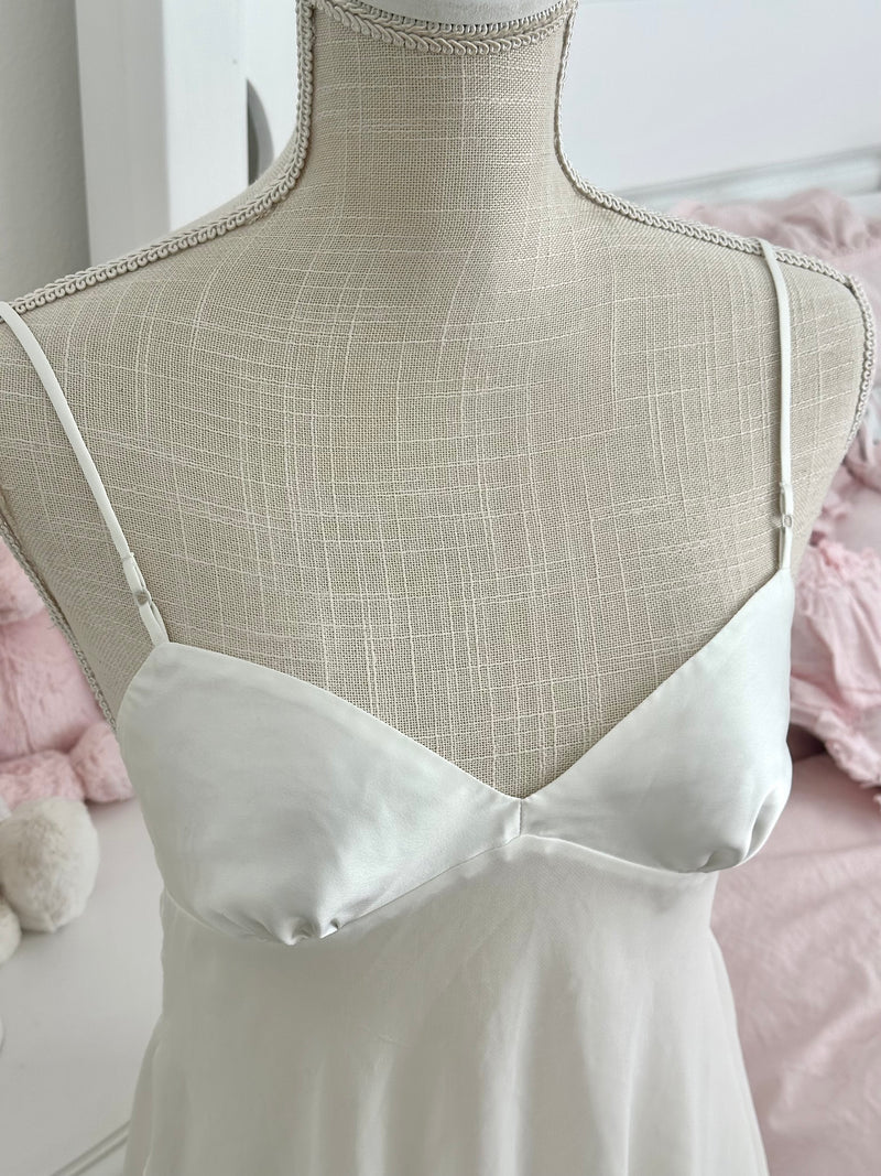 Vintage 2000 Victoria’s Secret White Sheer Open Back Babydoll Slip Dress Size: XS
