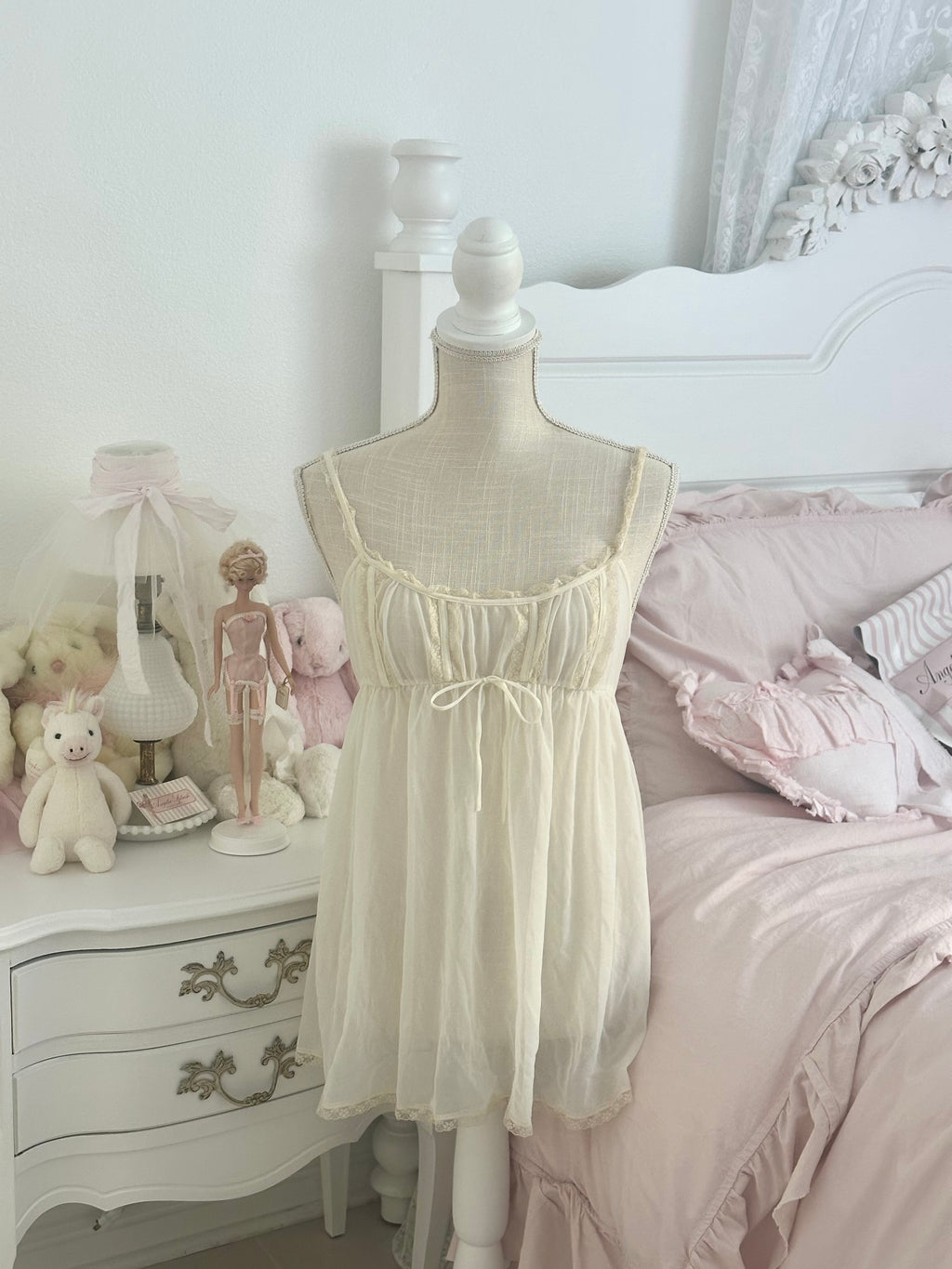 Vintage 2007 Victoria’s Secret Sheer Ivory Milkmaid Babydoll Cami Top Size: M