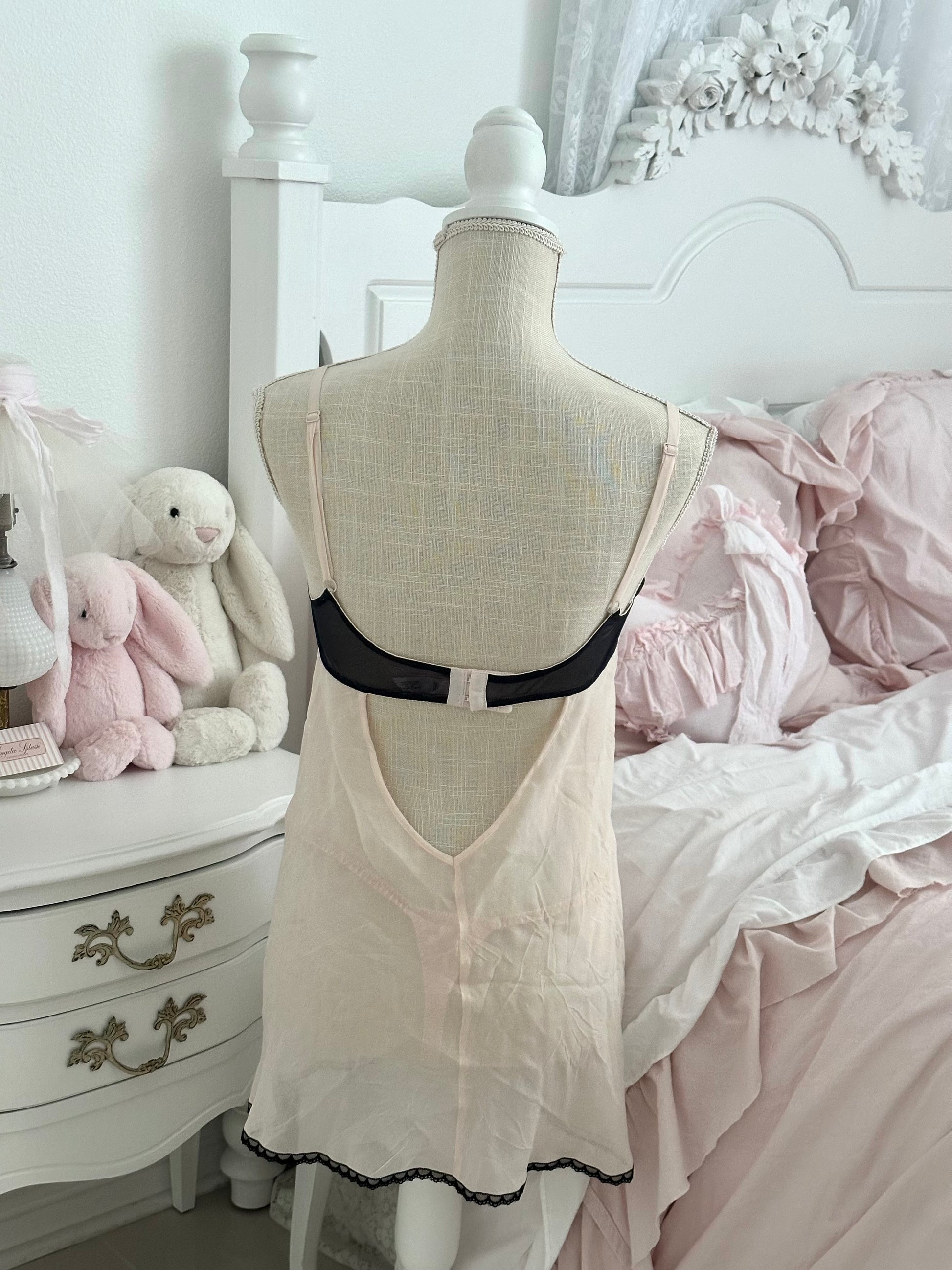 Vintage 2002 Victoria’s Secret Silk Chemise & Thong Set Size: L