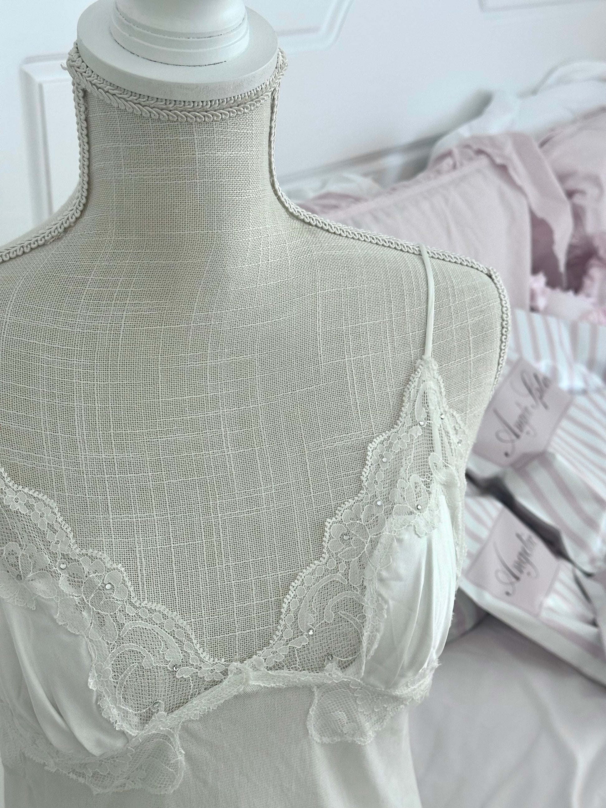 Vintage 2003 Victoria’s Secret White Lace Crystal Babydoll Cami Top Size: XS