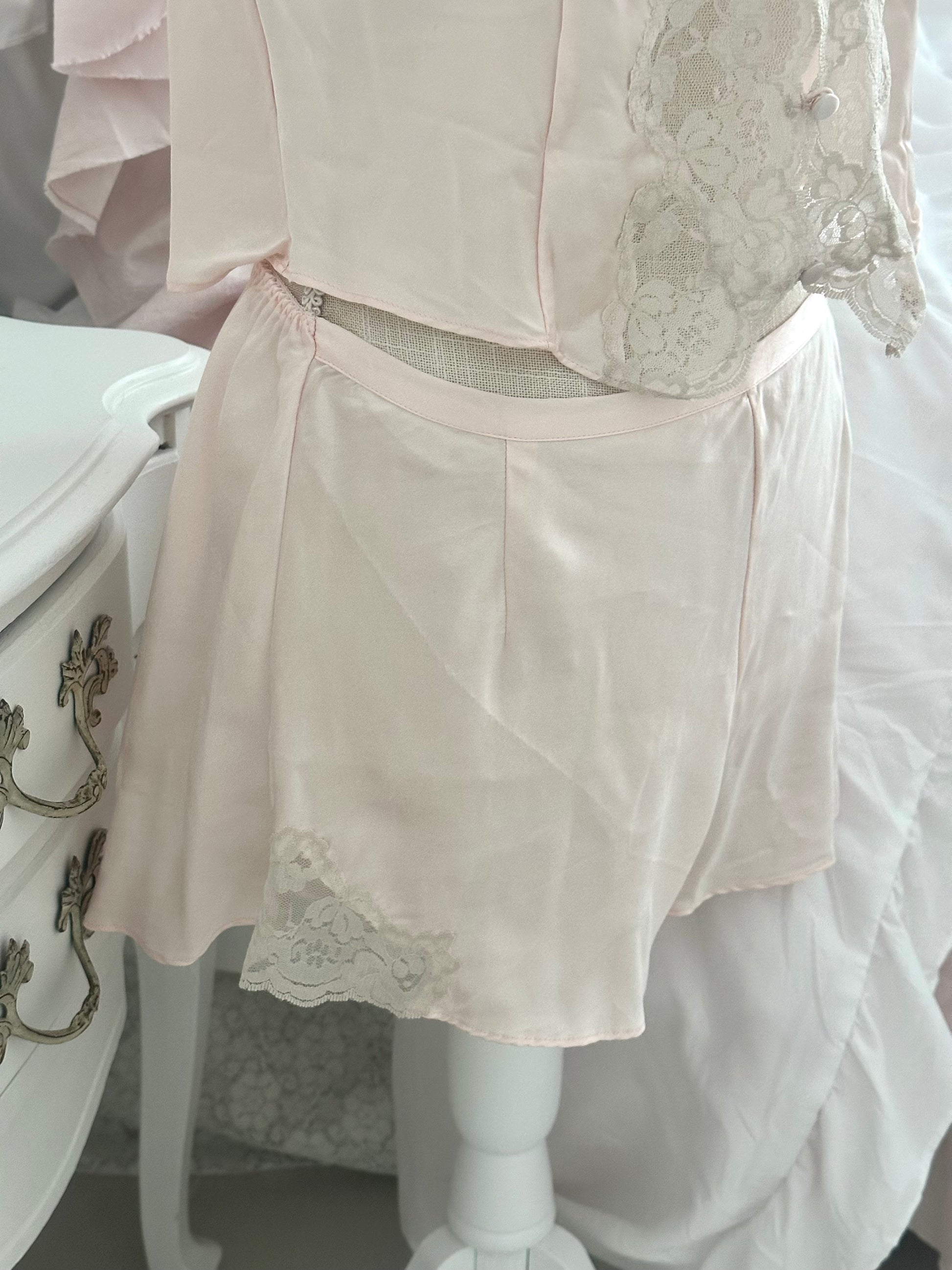 Vintage 2002 Victoria’s Secret Silk Pajama Set Size: M