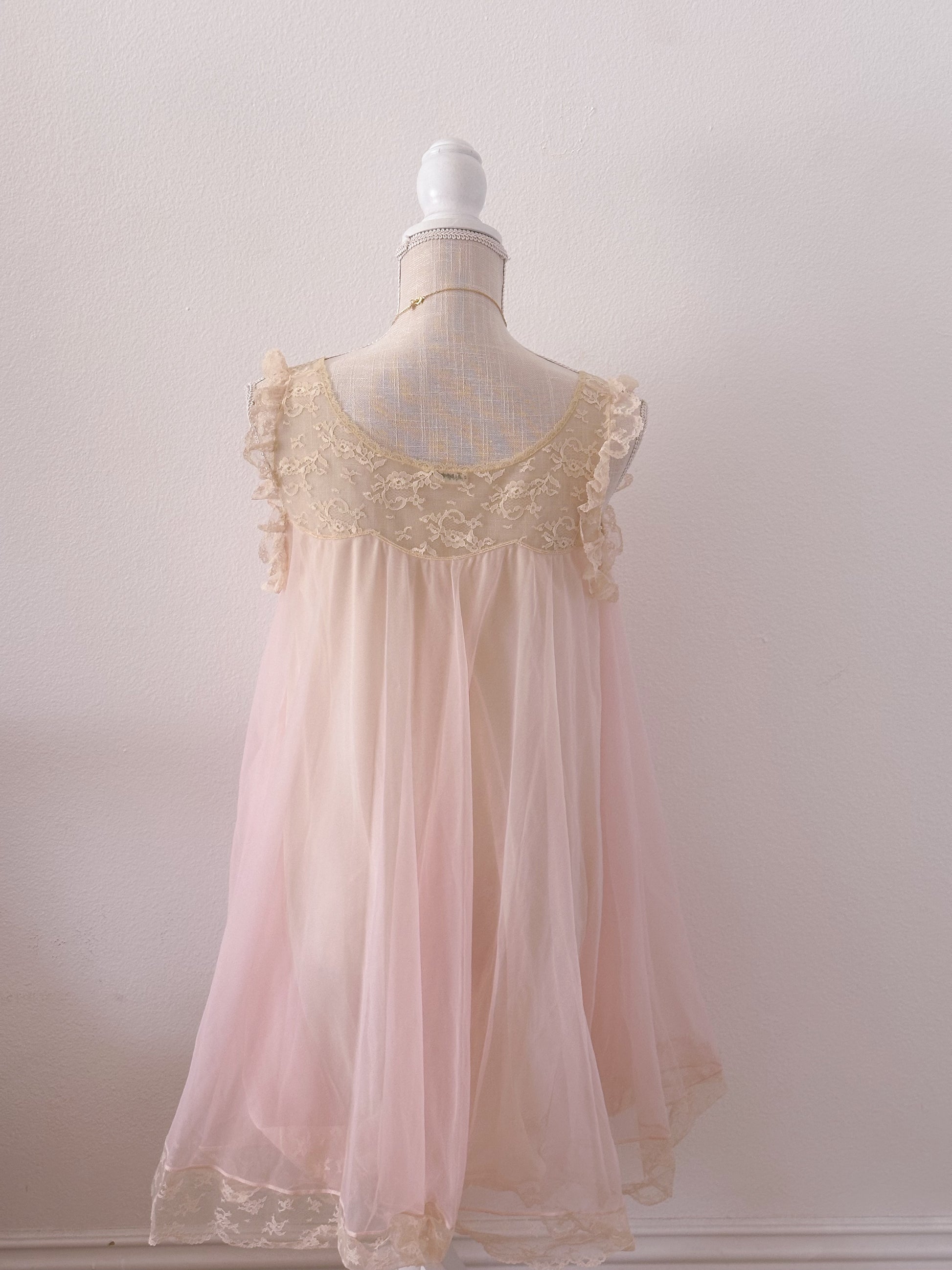 Vintage 1960s Saks Fifth Avenue peignoir pink robe and babydoll dress set size: Small