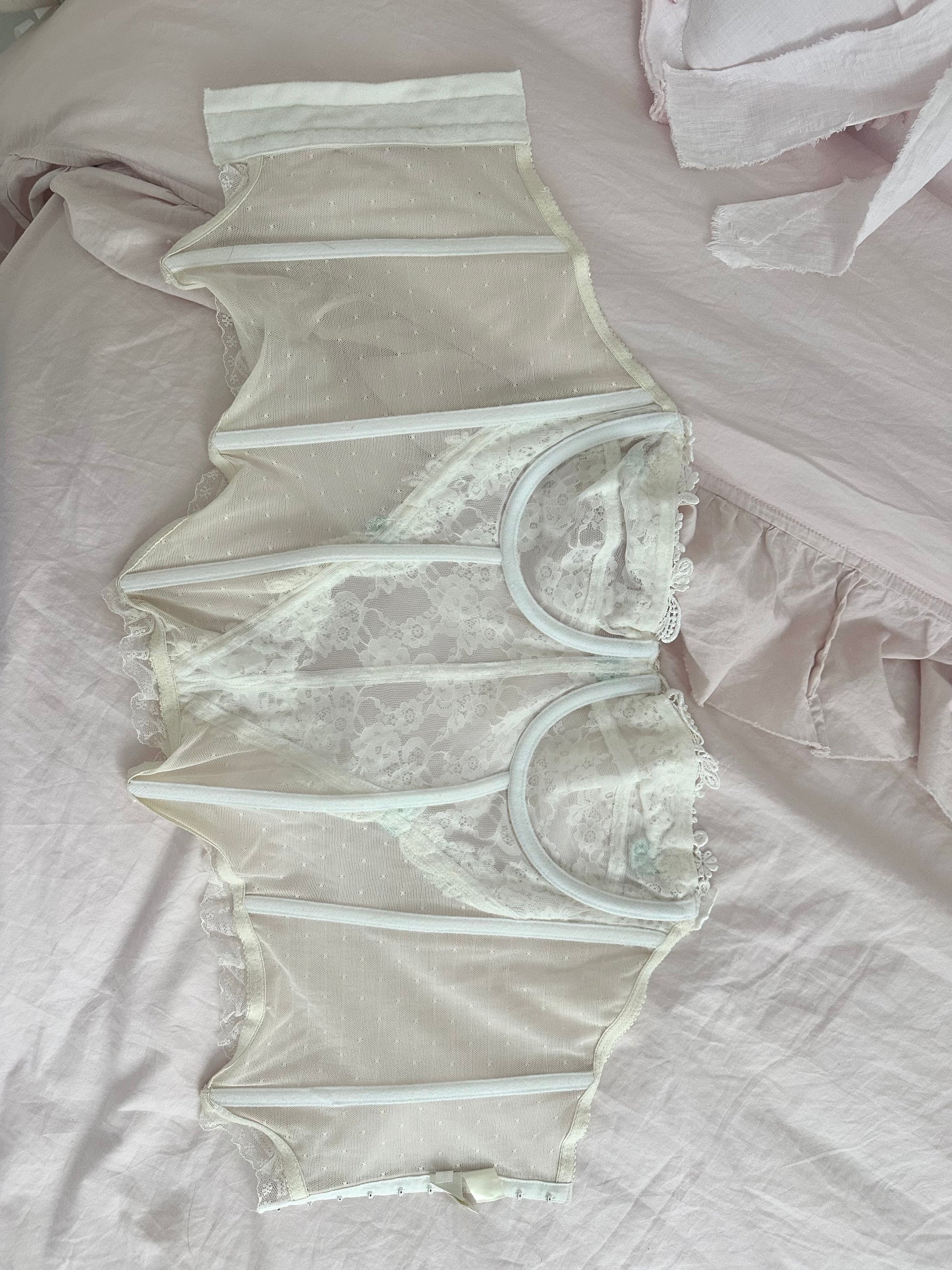 Vintage 1980s Victoria’s Secret White & Blue Floral Sheer Corset Top Size: 36
