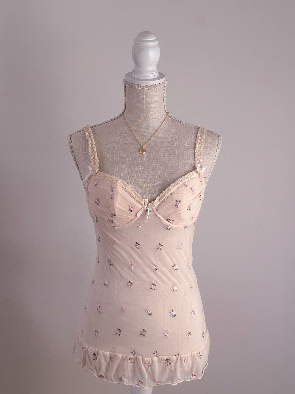 Vintage Ava Rose Cream Floral Babydoll Size: M