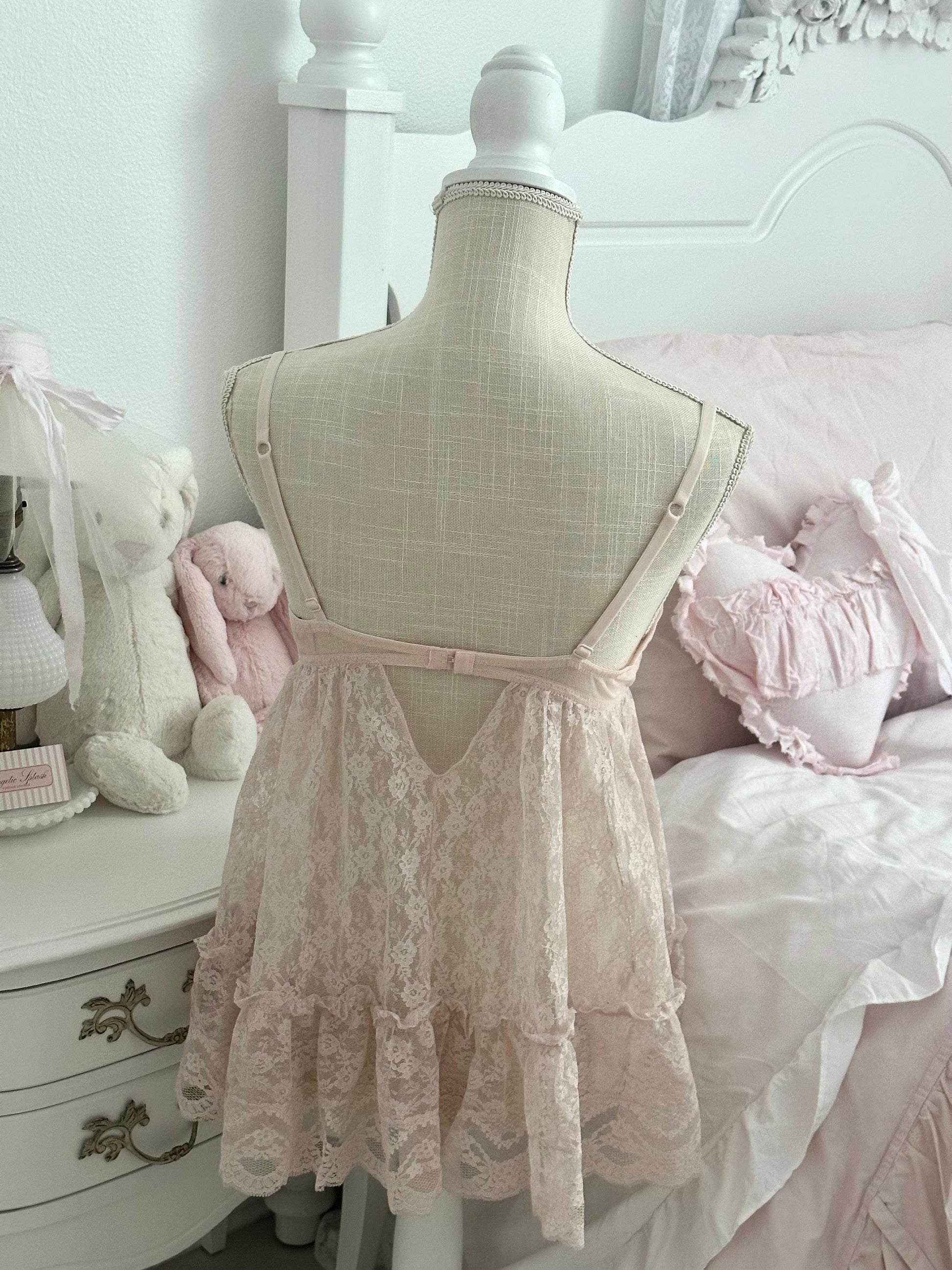 Vintage 2006 Victoria’s Secret Sexy Little Things Pink Lace Babydoll Top Size: 36B