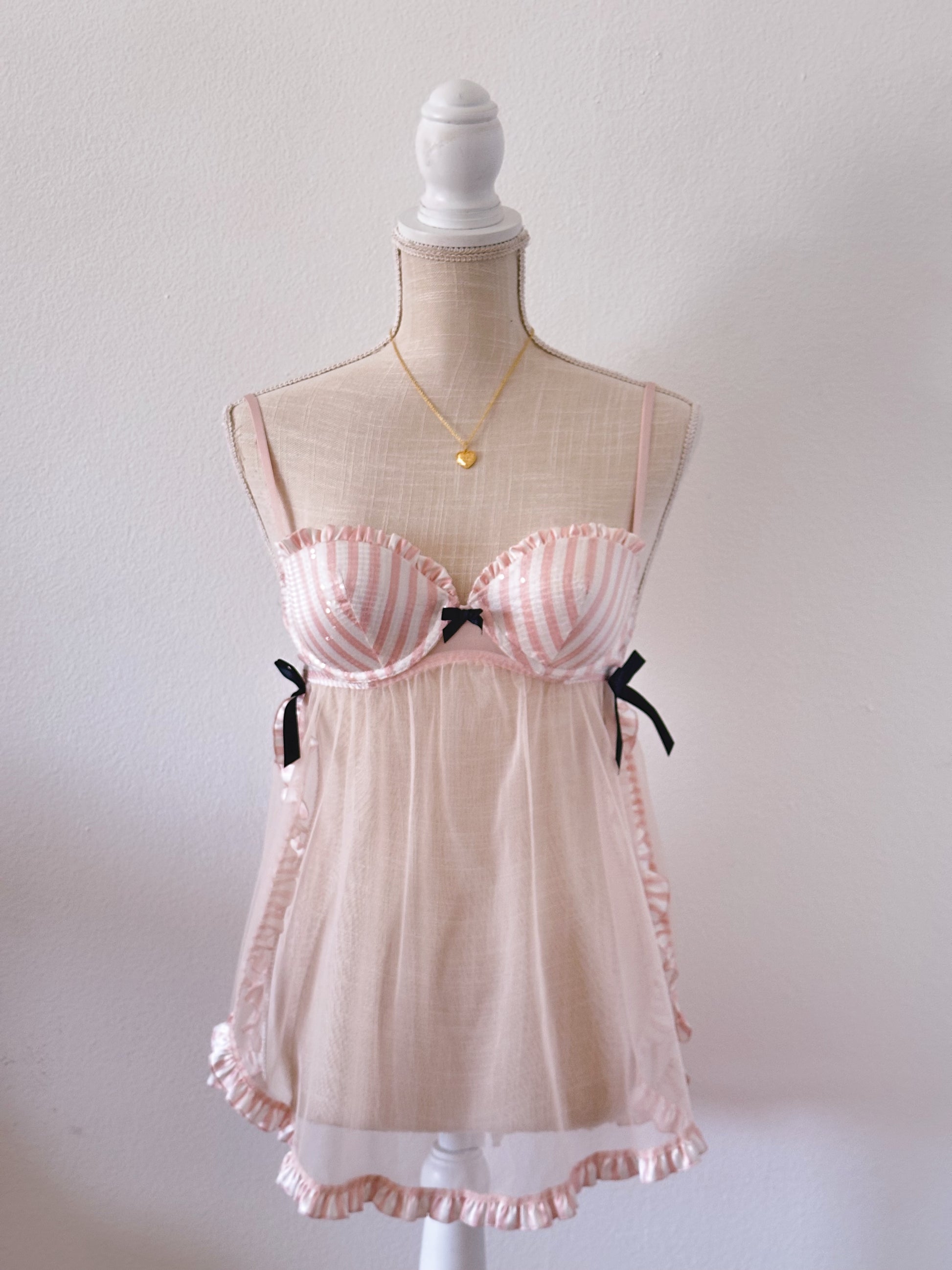 Vintage Victoria's Secret London Exclusive Angels babydoll top Size: 34 B