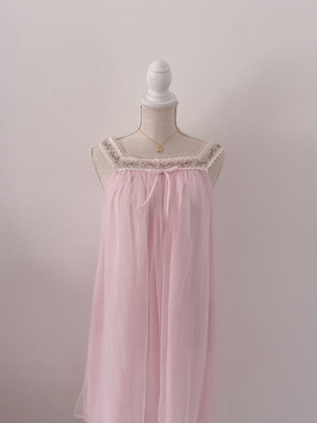 Vintage 1960s Pink Babydoll slip dress nightgown size: M