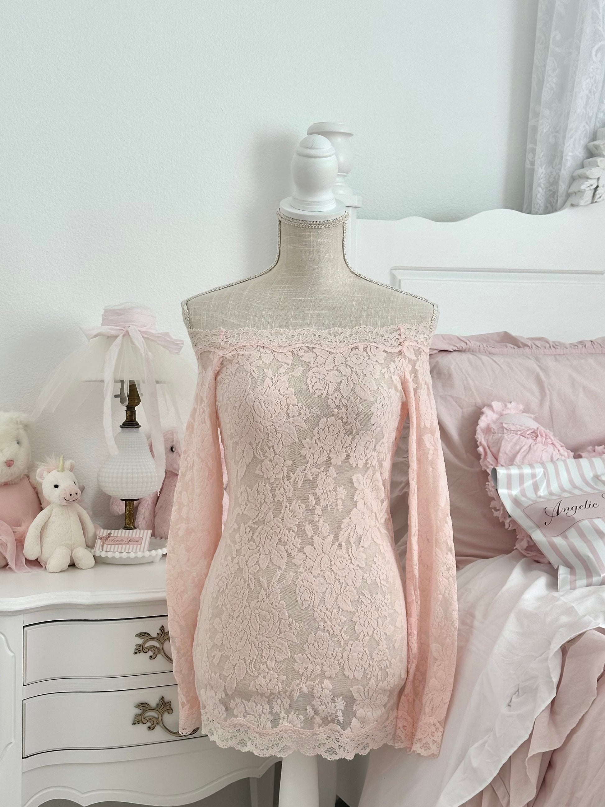 Vintage 2002 Victoria’s Secret Sheer Lace Long Sleeve Babydoll Top Size: S