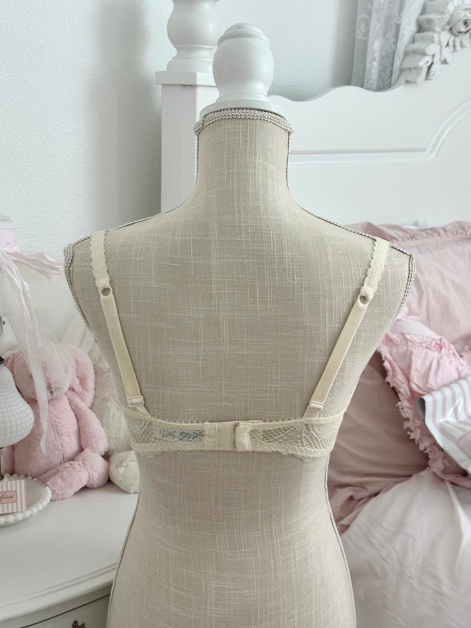 Vintage Y2K Lejaby Floral Bra Size: 36D