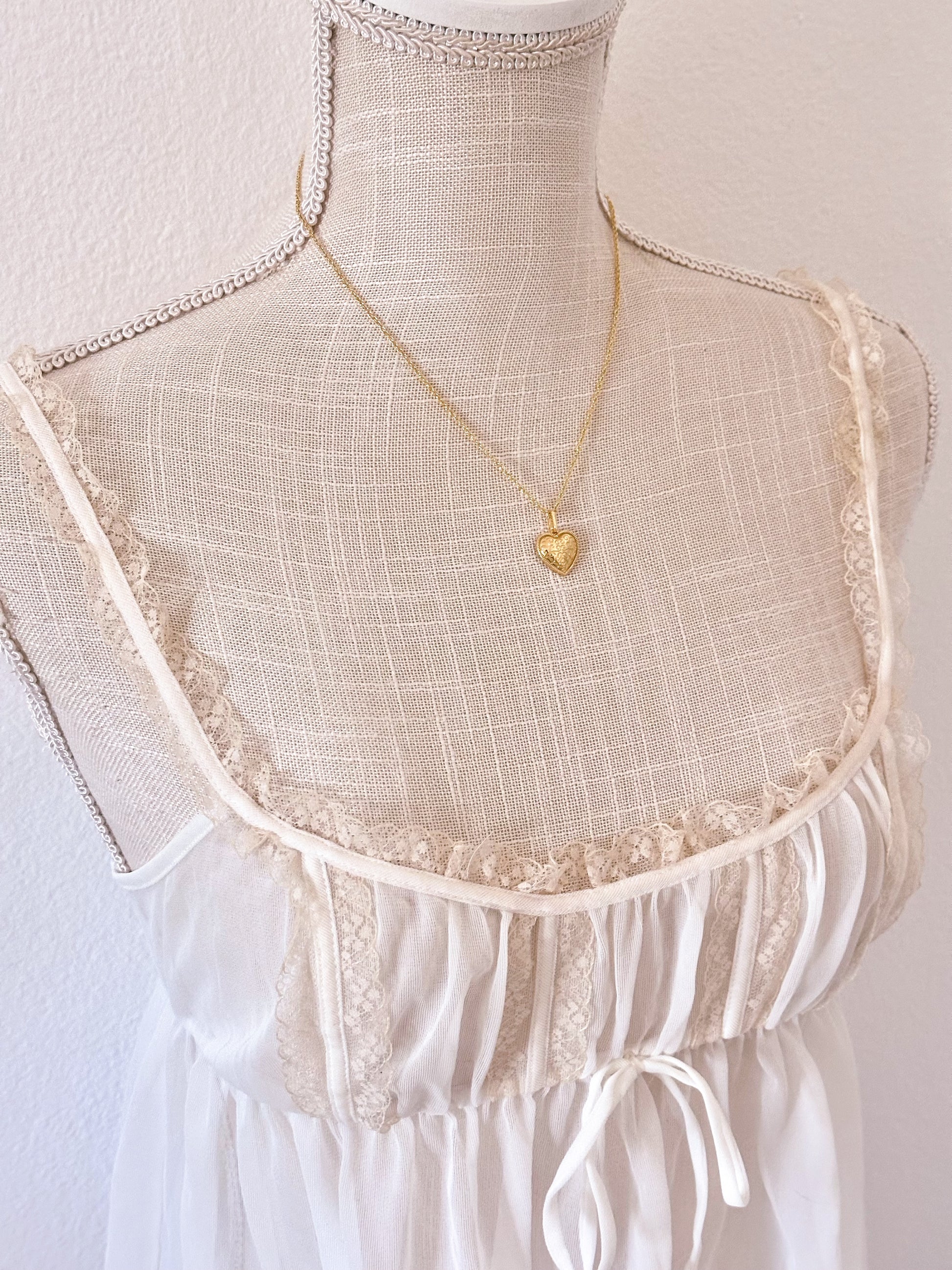 Vintage 2007 Victoria’s Secret White Milkmaid Babydoll Top Size: S