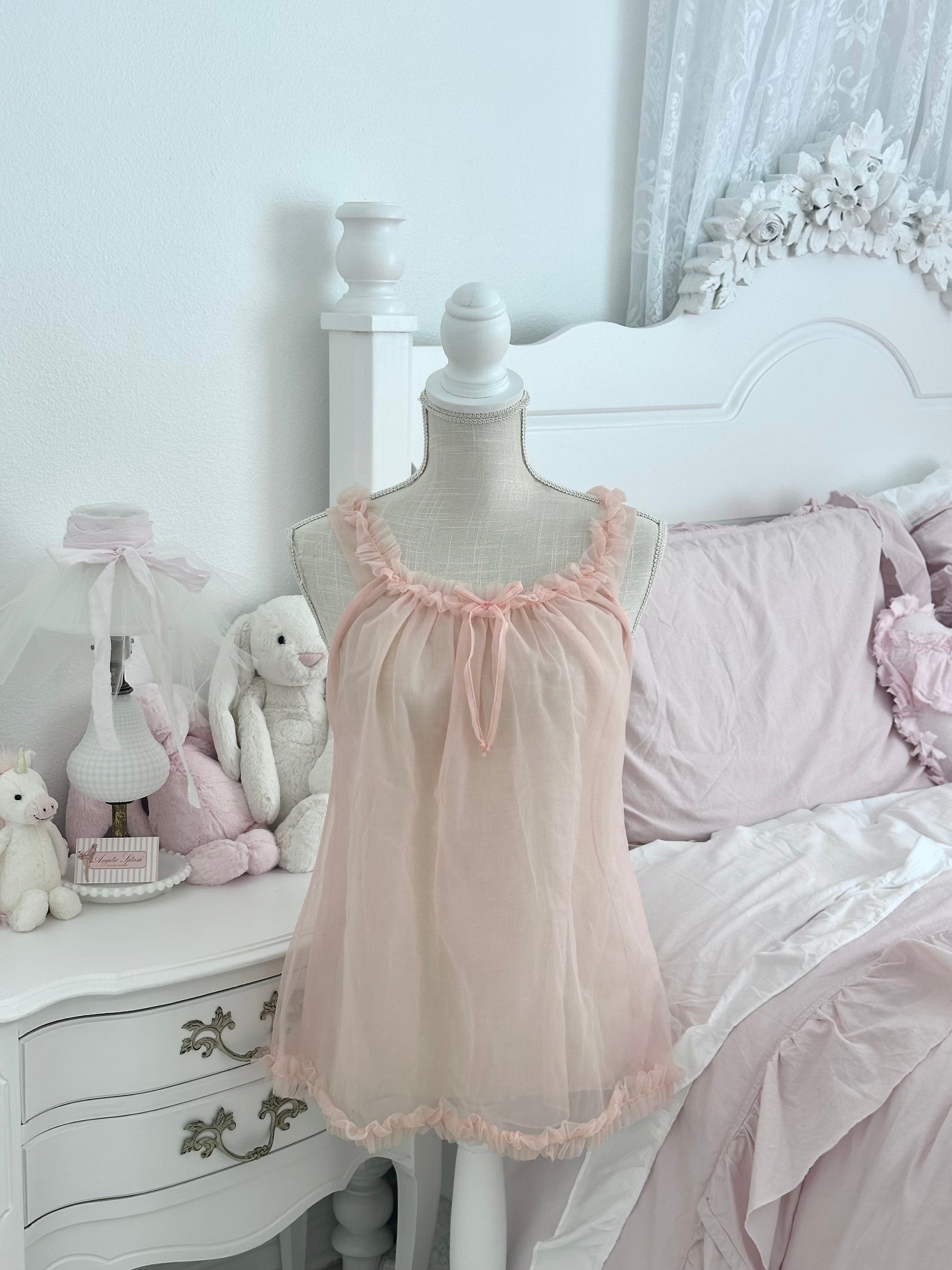 New Vintage Arrivals: Fresh Finds  Angelic Splash
