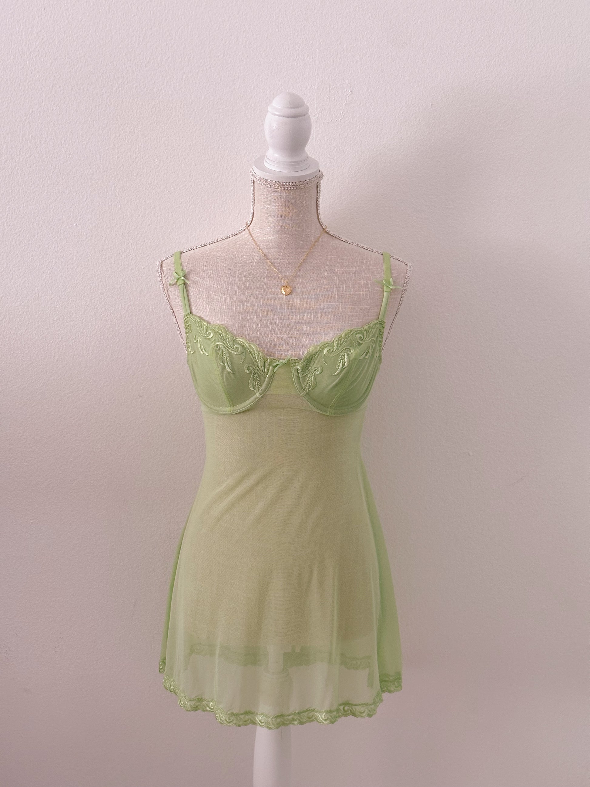 Vintage 1996 Vicroria's Secret Sabrina Carpenter Babydoll size: 34 B