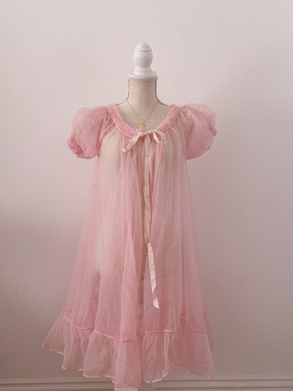 Vintage 1950s peignoir robe