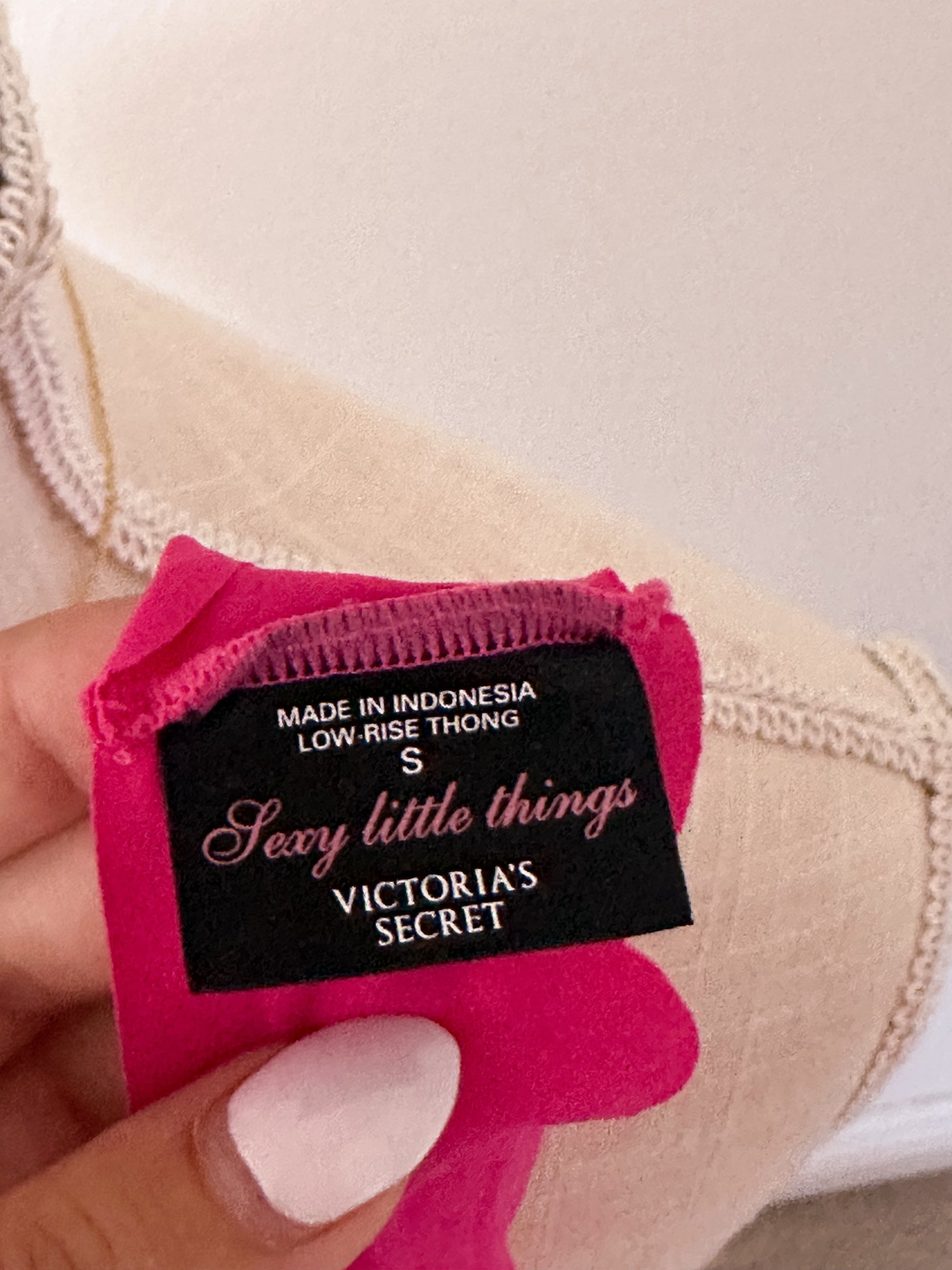 Vintage Victoria's Secret 4 piece santa lingerie set size: 34 C/ S