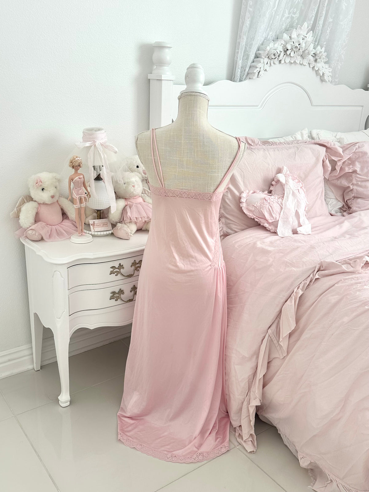 Vintage Gilead 1970s Pink Lace Ribbon Maxi Nightgown Petite/ S